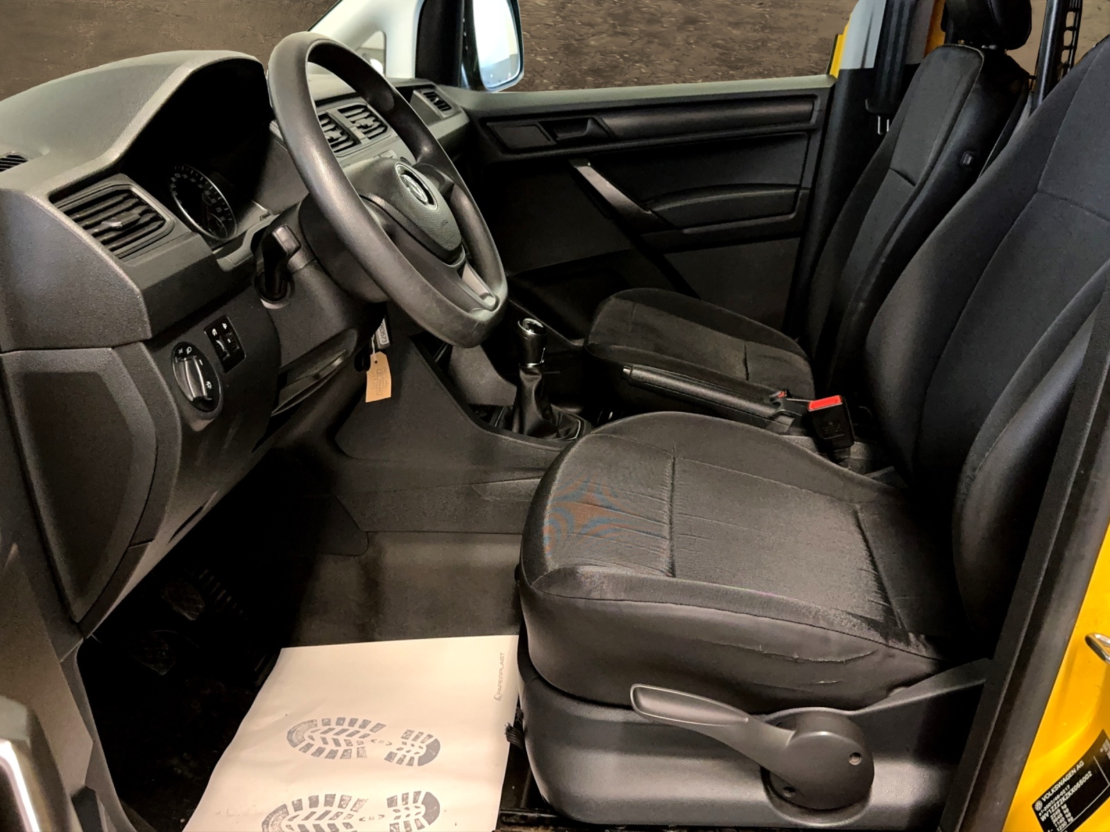 VW Caddy Maxi 2.0 TDI Trendline 4Motion-image-5