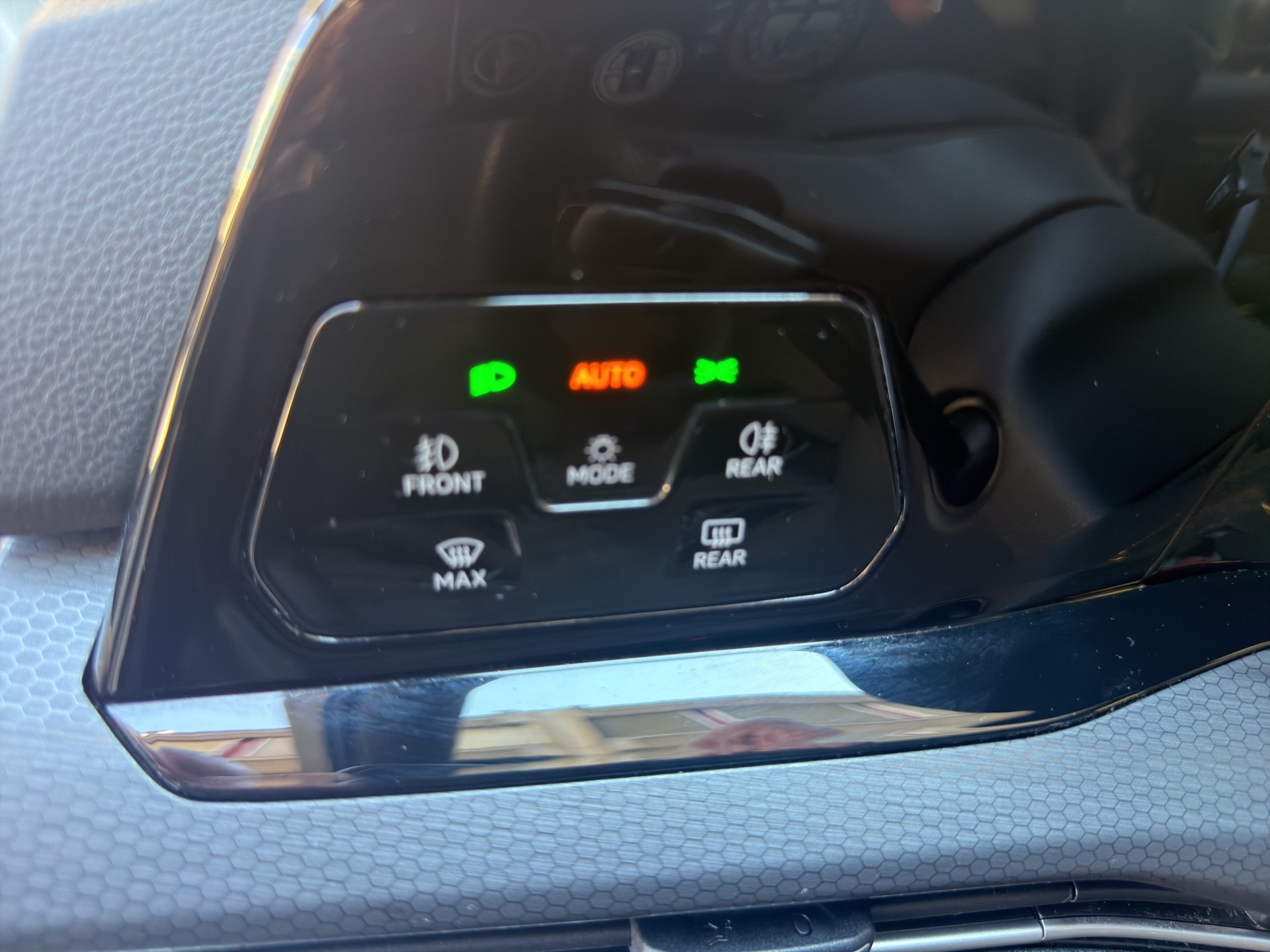 VW Golf 1.4 TSI PHEV GTE-image-18