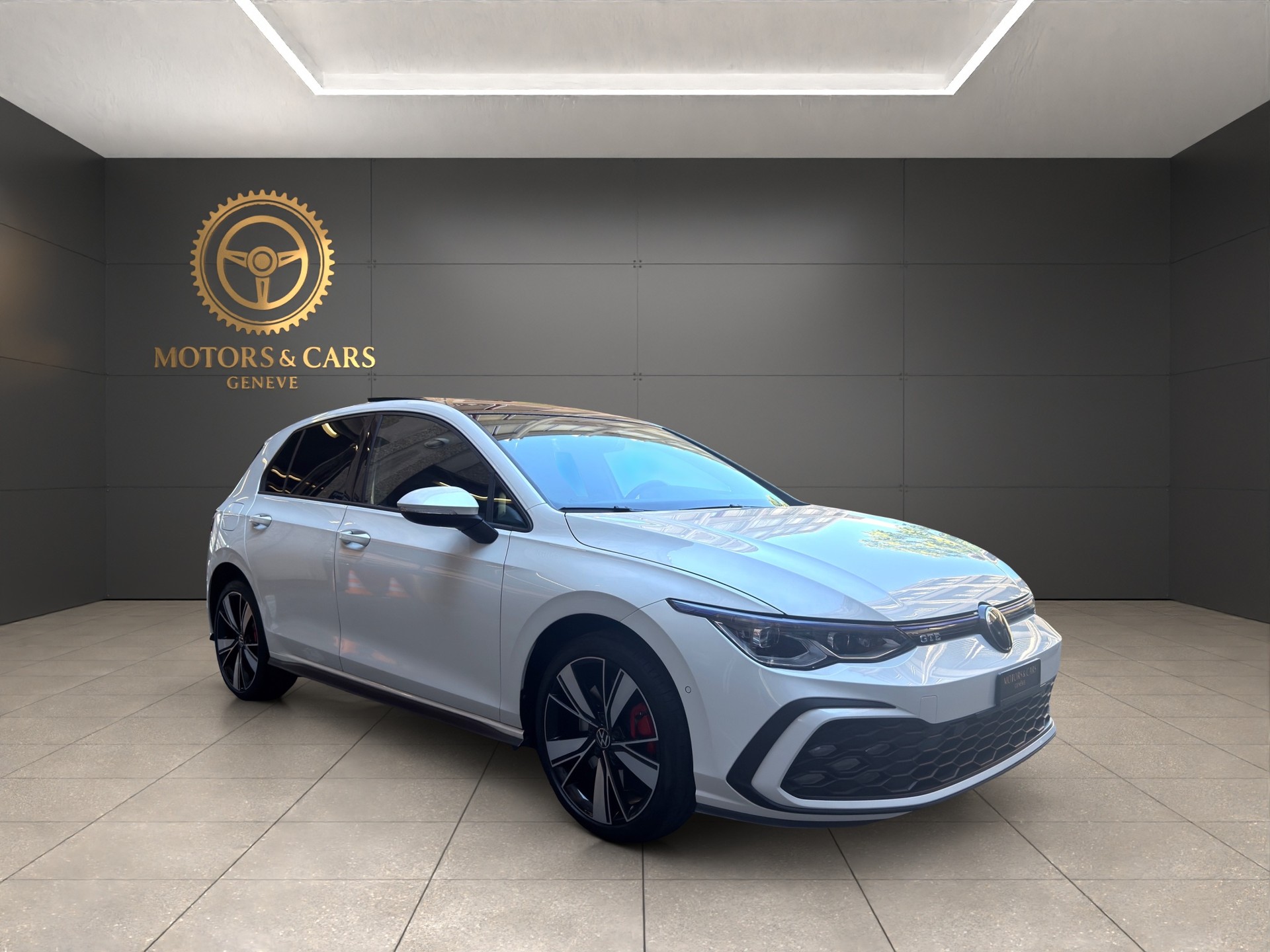 VW Golf 1.4 TSI PHEV GTE-showroom-element-1