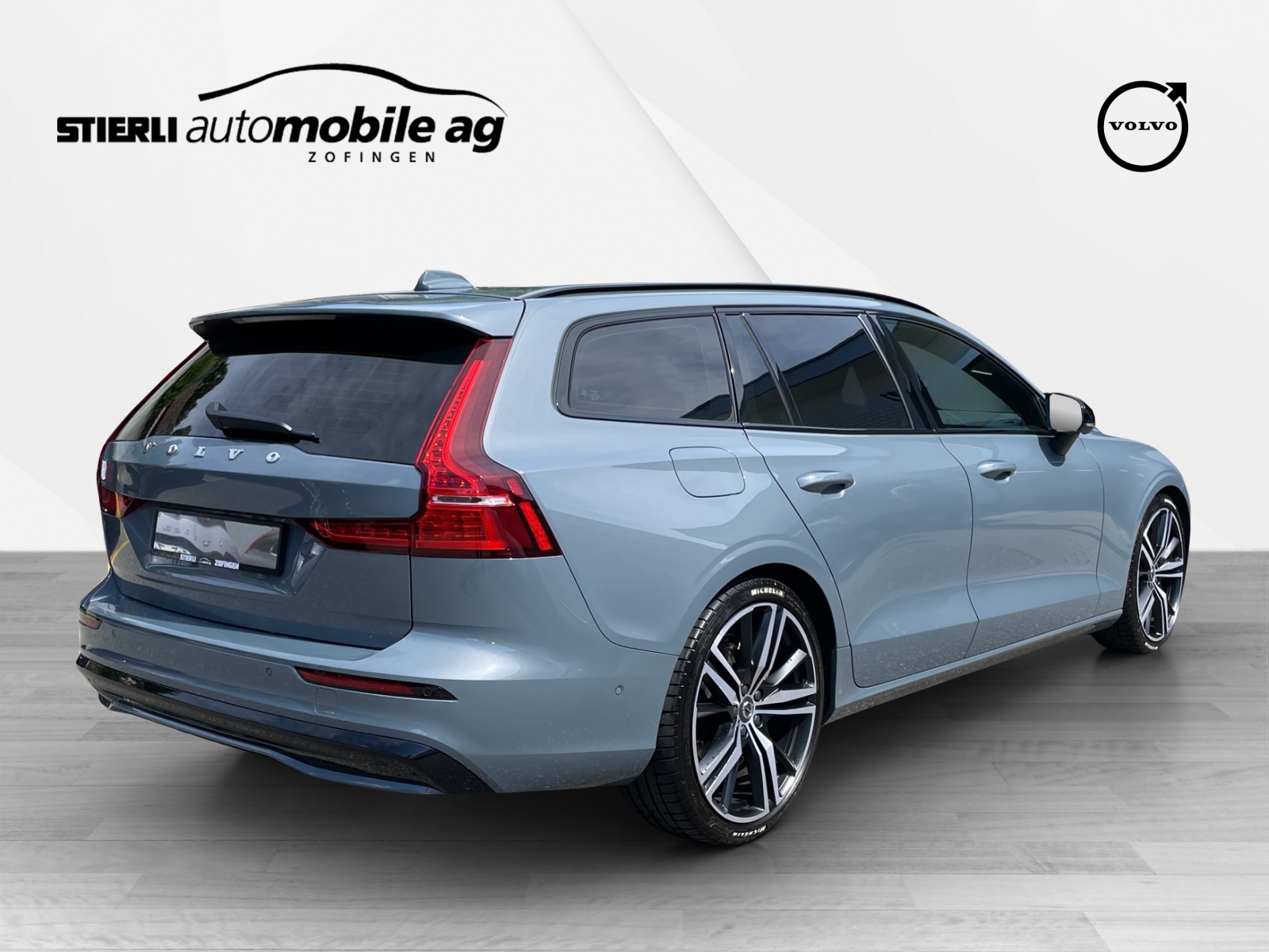 VOLVO V60 2.0 B5 Ultimate Dark AWD-image-4