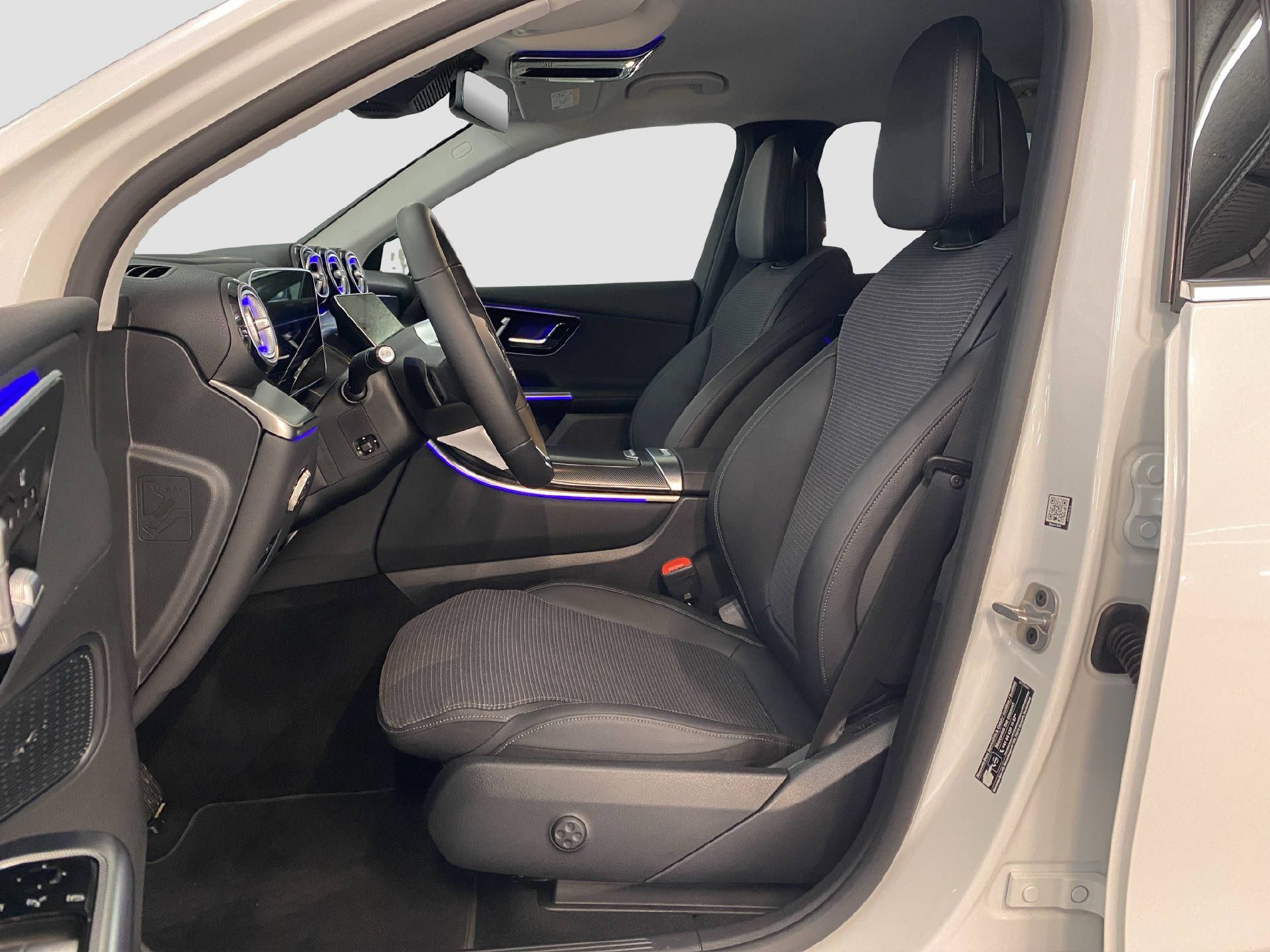 MERCEDES-BENZ GLC 300 e Avantgarde 4MATIC-image-7