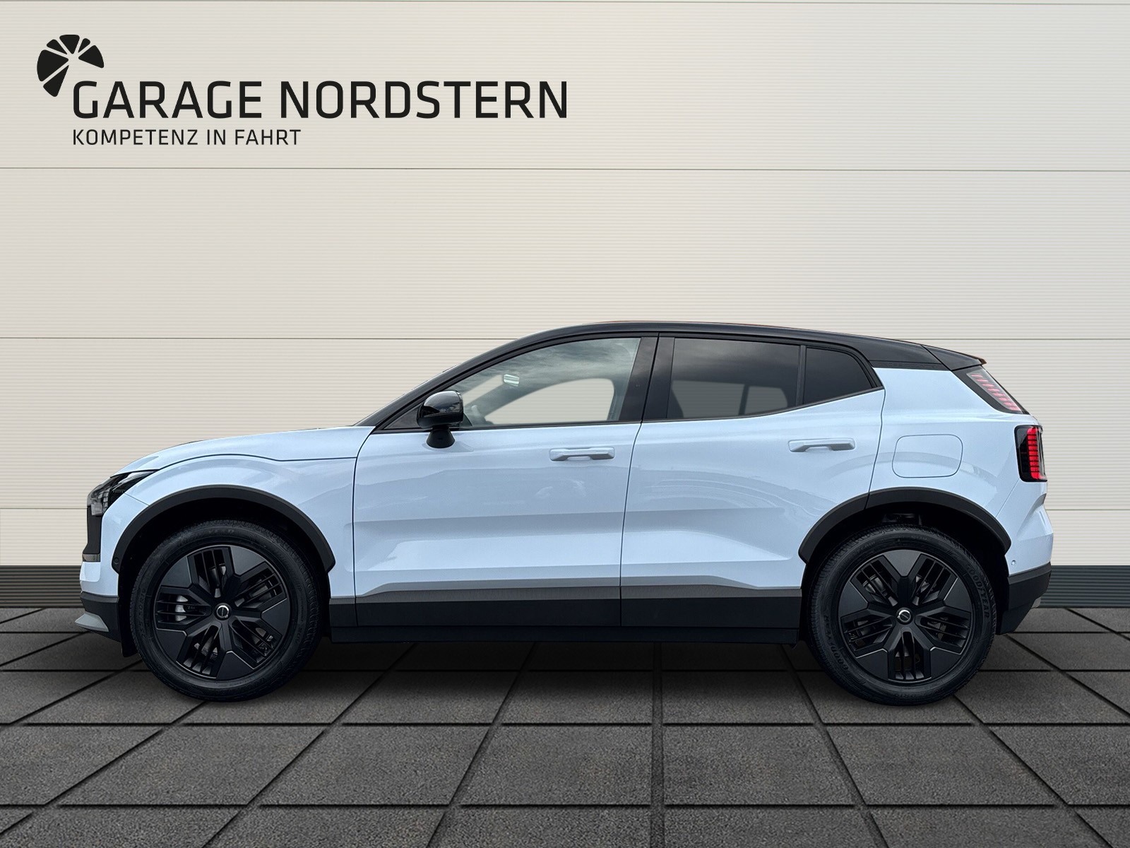 VOLVO EX30 CC E60 Twin Performance AWD-showroom-element-1