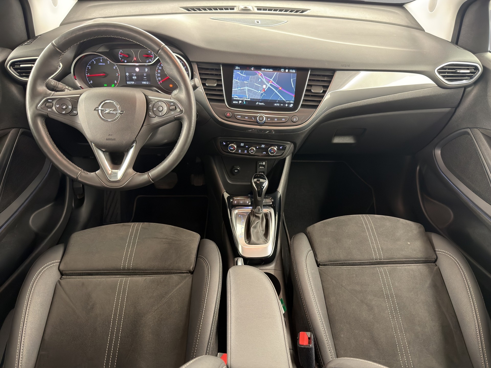 OPEL Crossland 1.2 T 130 Elegance Blitz-image-8