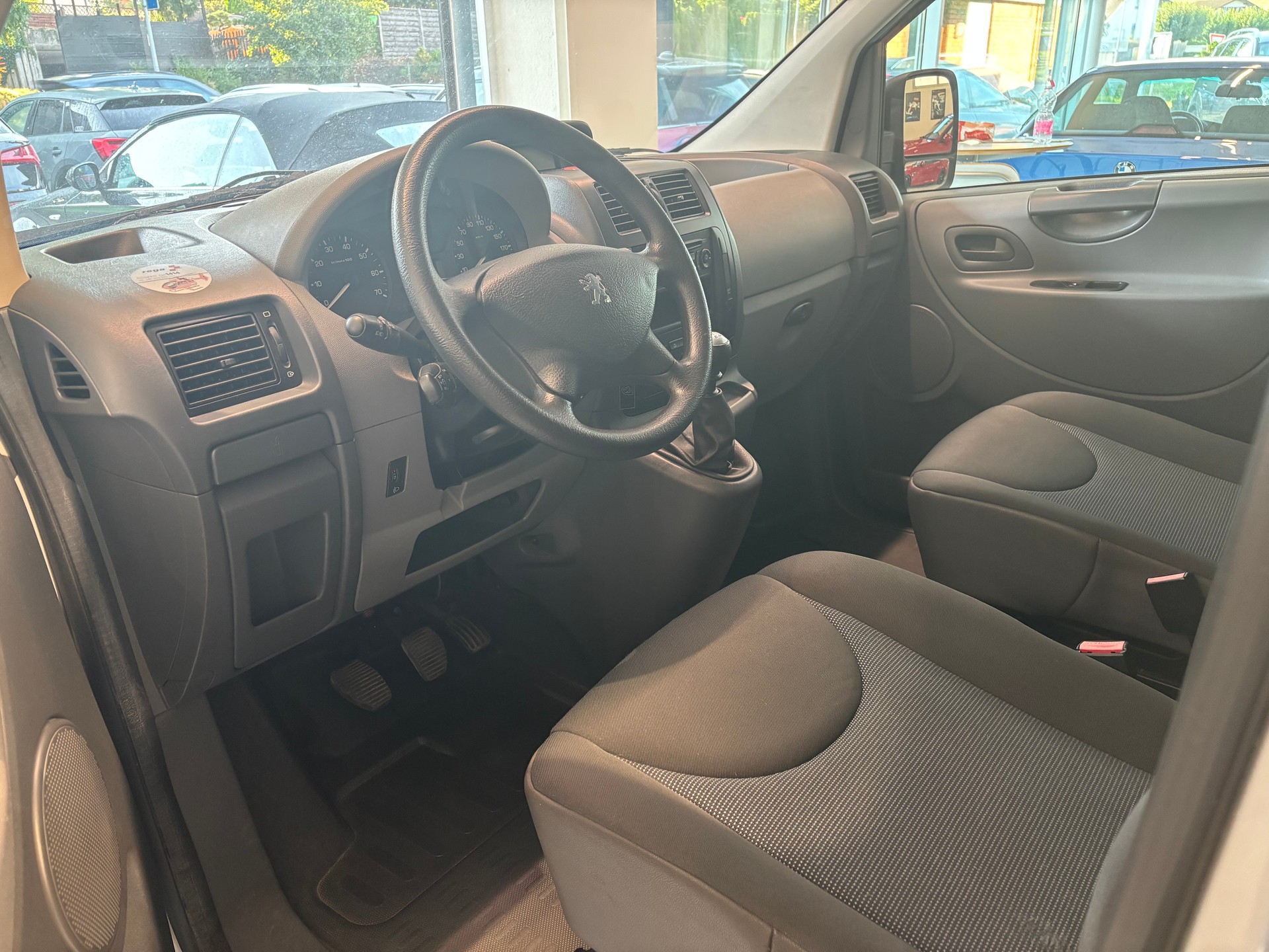 PEUGEOT Expert Tepee 2.0 HDi Loisirs L2-image-9