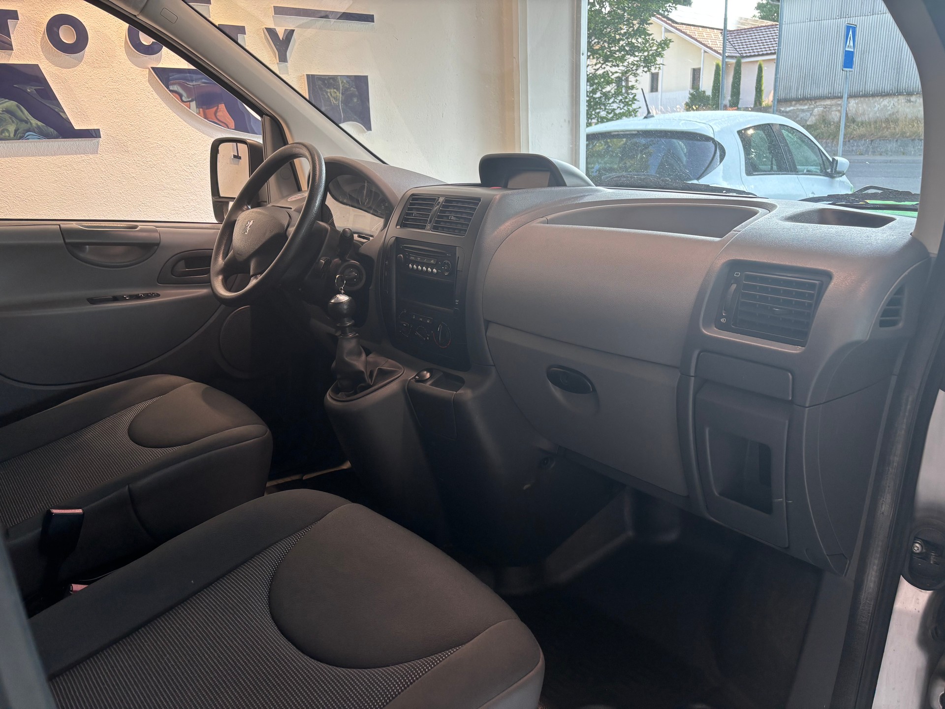 PEUGEOT Expert Tepee 2.0 HDi Loisirs L2-image-7