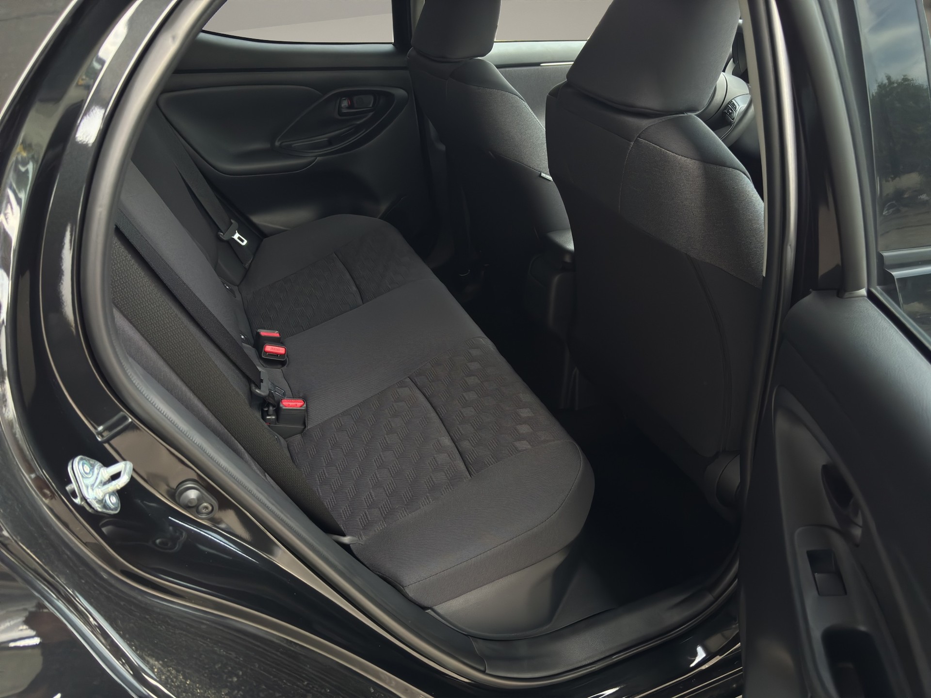 TOYOTA Yaris 1.5 Trend e-CVT-image-19