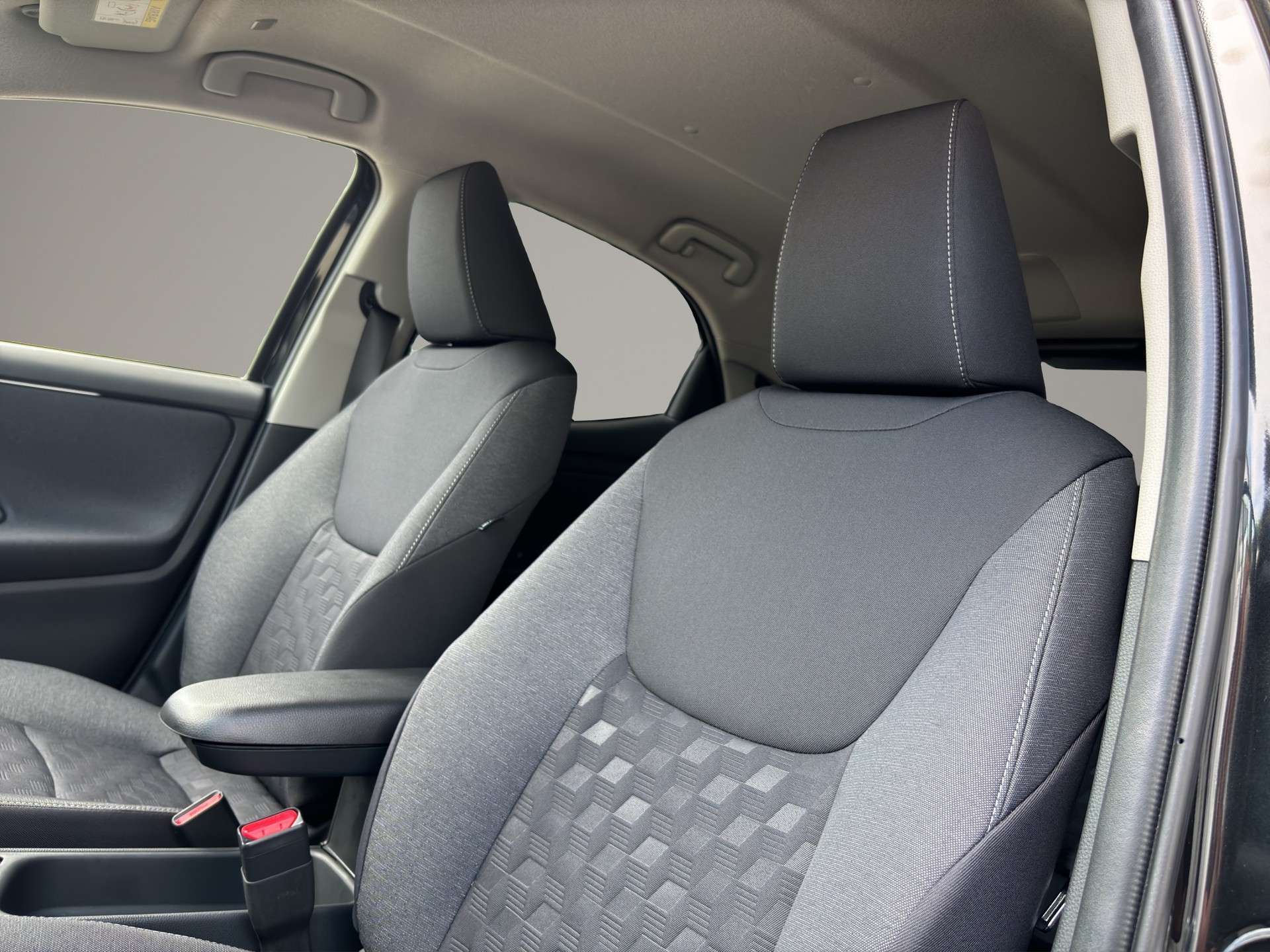 TOYOTA Yaris 1.5 Trend e-CVT-image-22