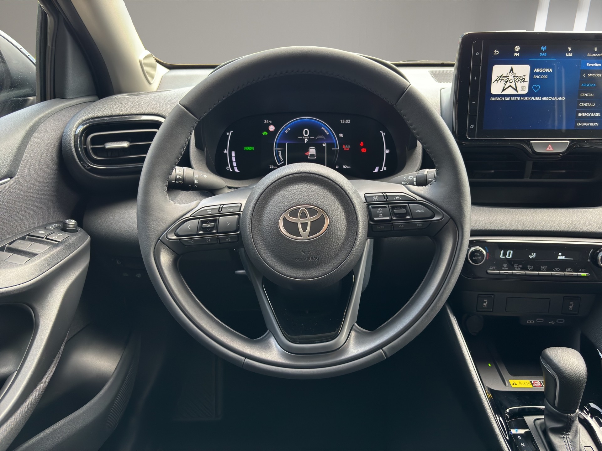 TOYOTA Yaris 1.5 Trend e-CVT-image-10