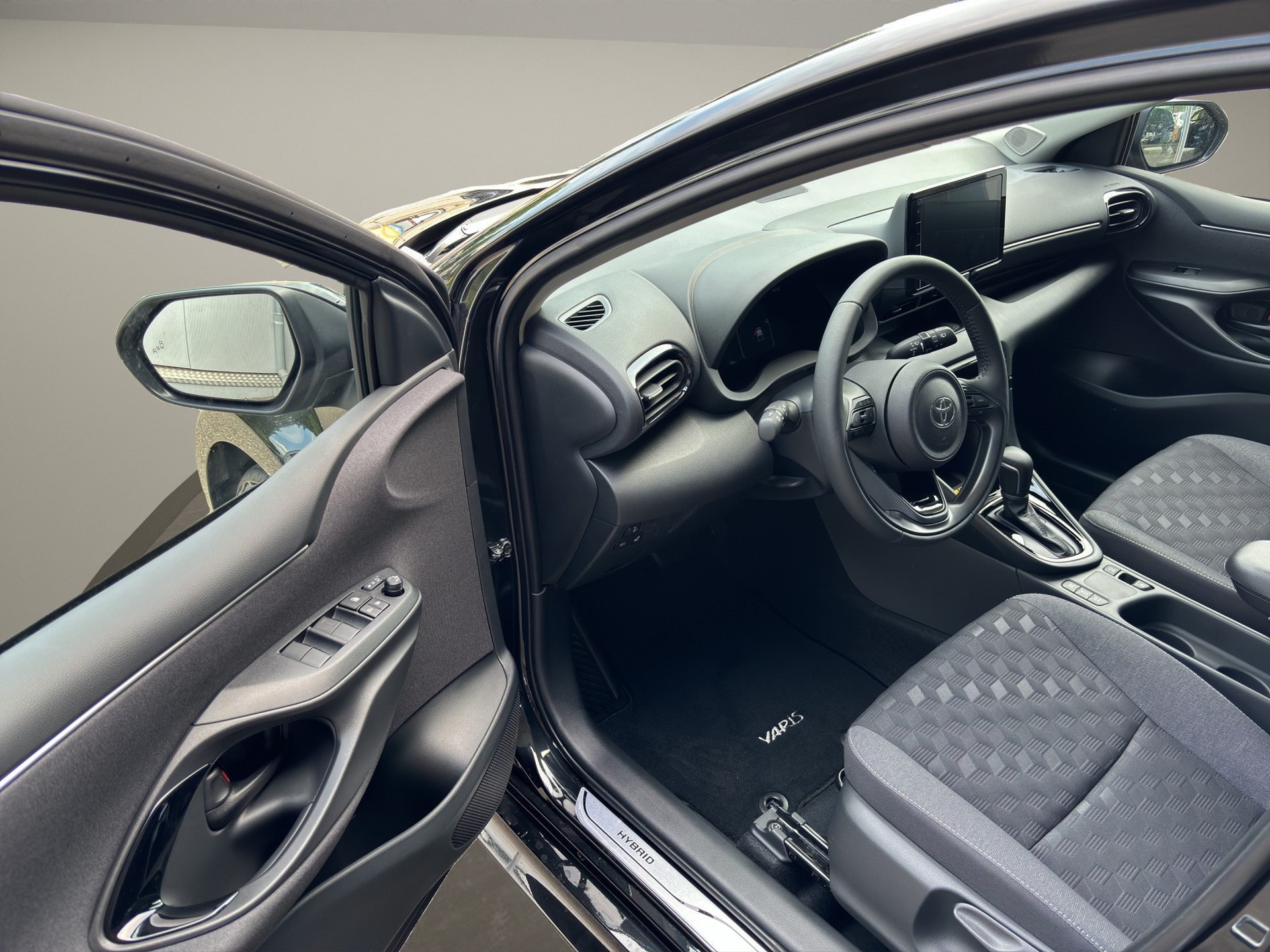 TOYOTA Yaris 1.5 Trend e-CVT-image-17