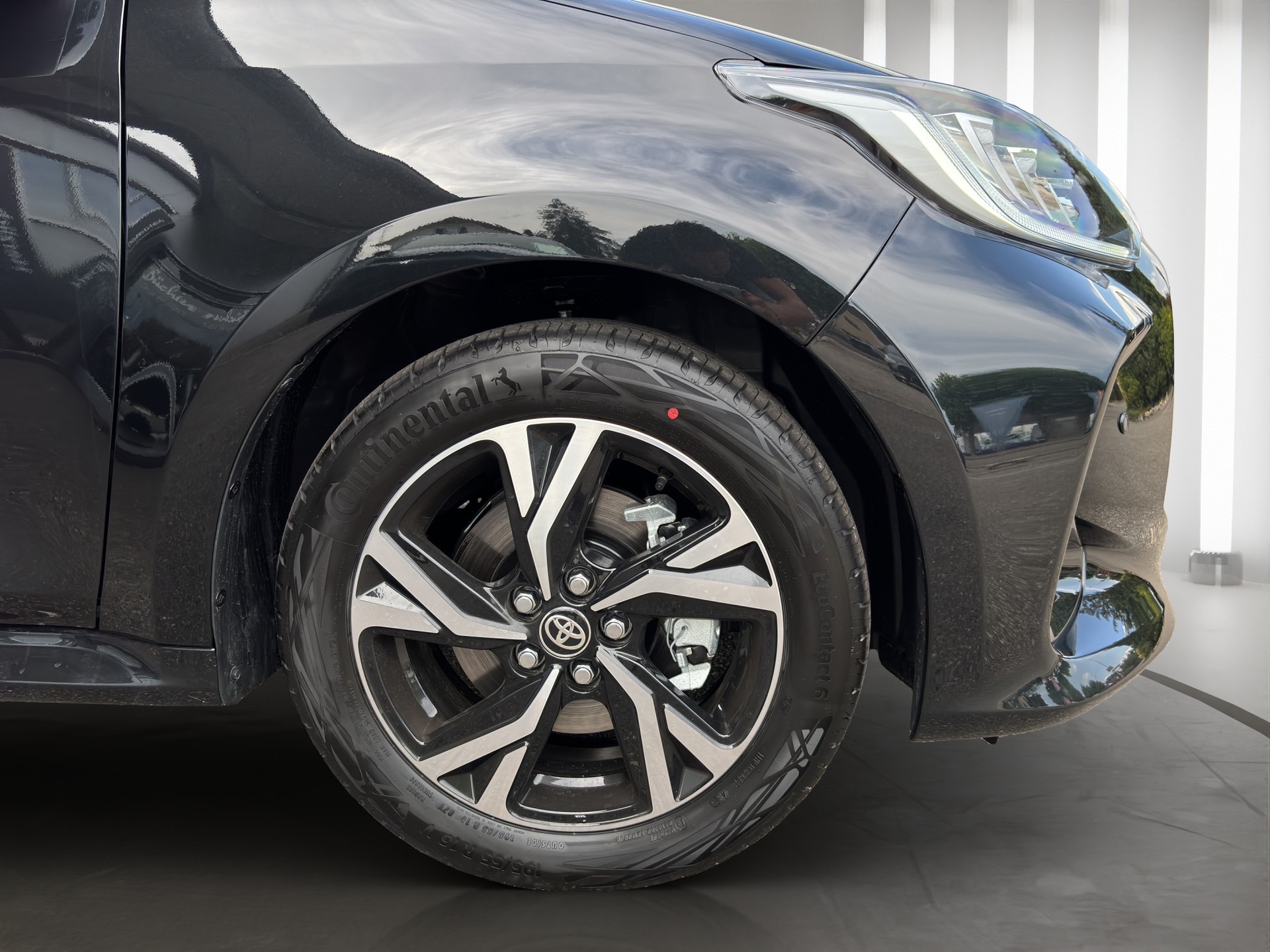 TOYOTA Yaris 1.5 Trend e-CVT-image-21
