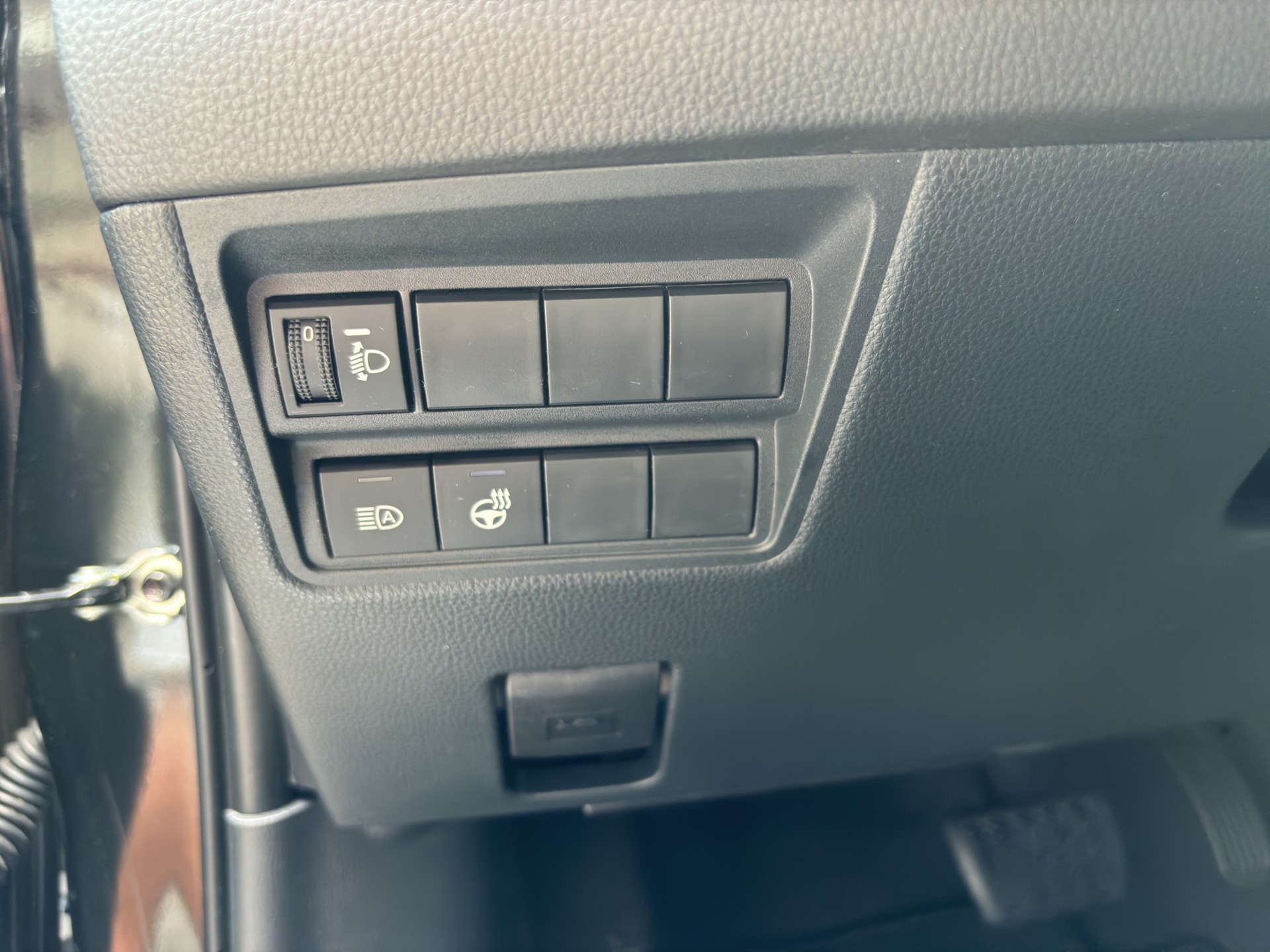 TOYOTA Yaris 1.5 Trend e-CVT-image-26