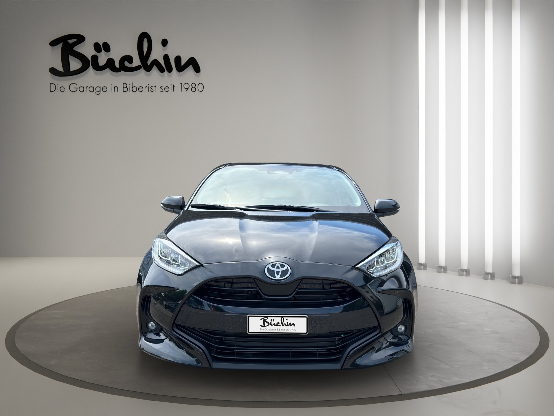 TOYOTA Yaris 1.5 Trend e-CVT-showroom-element-1