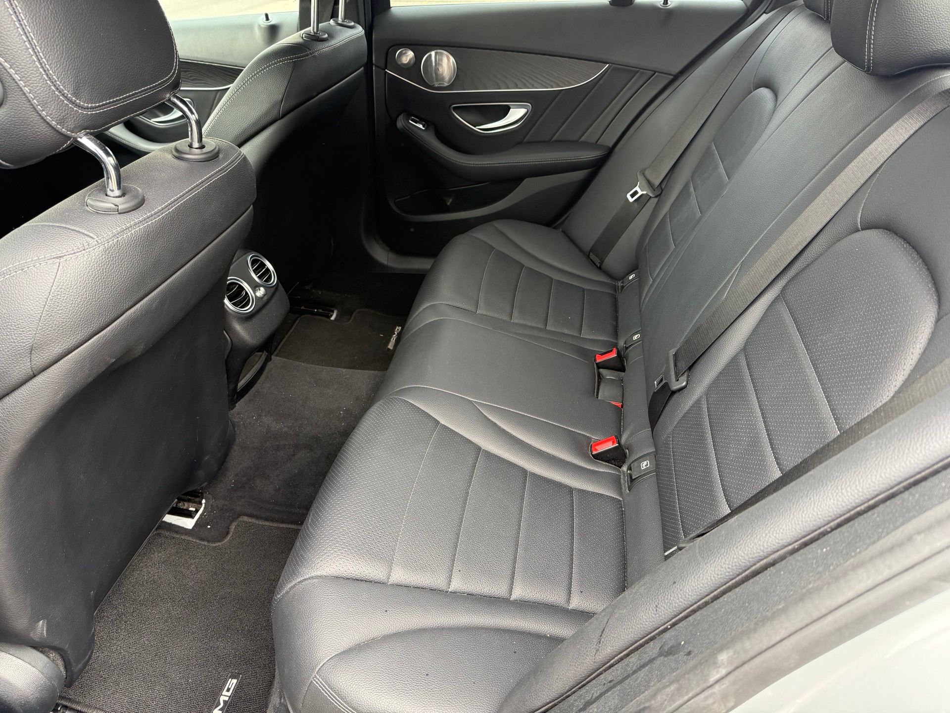 MERCEDES-BENZ C 200 AMG Line 4Matic 9G-Tronic-image-9