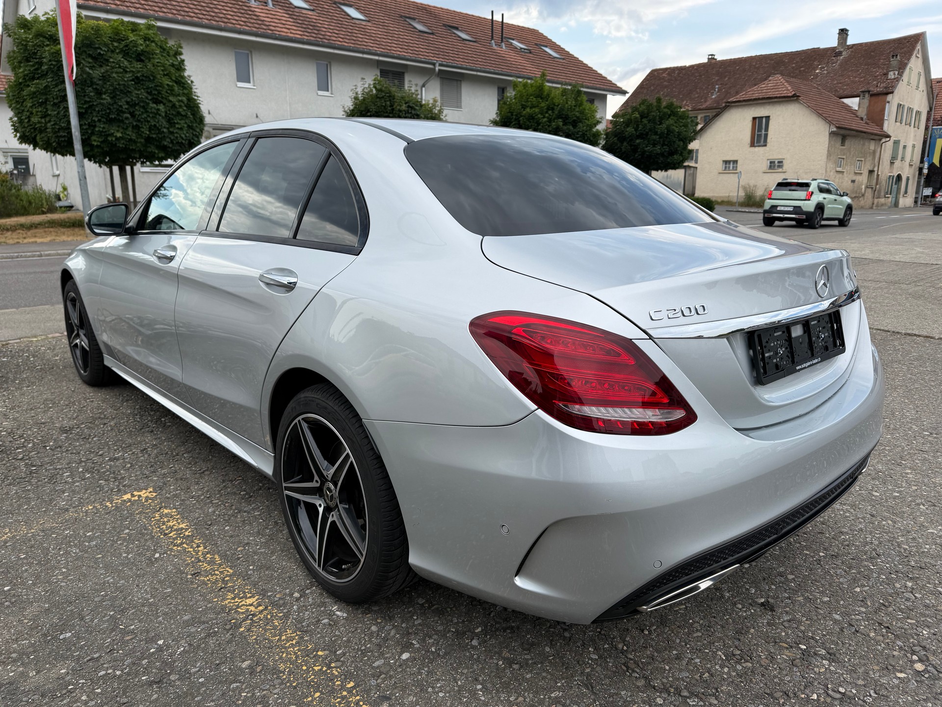 MERCEDES-BENZ C 200 AMG Line 4Matic 9G-Tronic-showroom-element-3