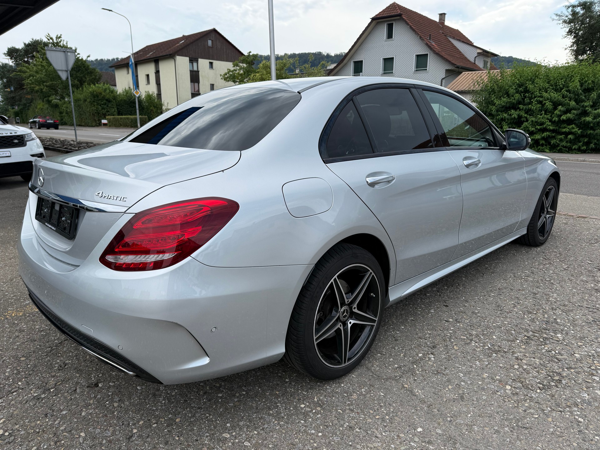 MERCEDES-BENZ C 200 AMG Line 4Matic 9G-Tronic-image-5
