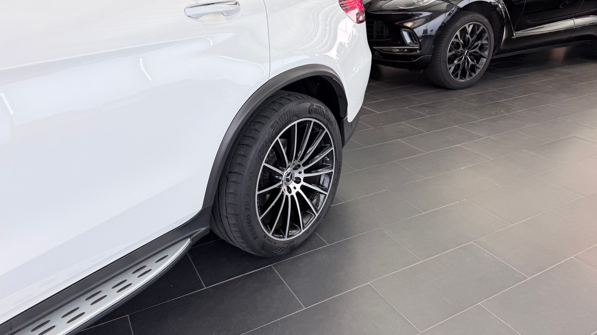 MERCEDES-BENZ GLC 200 Night Star AMG Line 4m Coupé-image-6