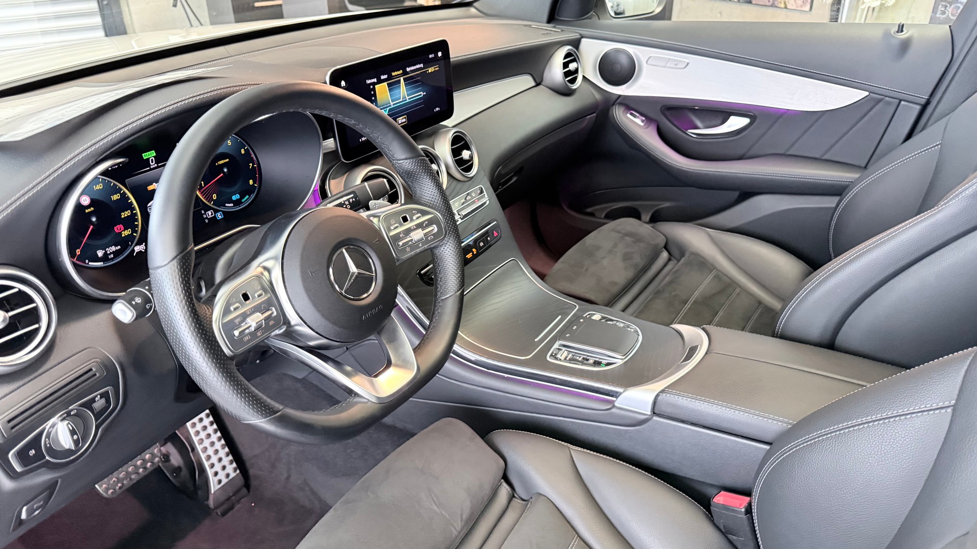 MERCEDES-BENZ GLC 200 Night Star AMG Line 4m Coupé-image-9