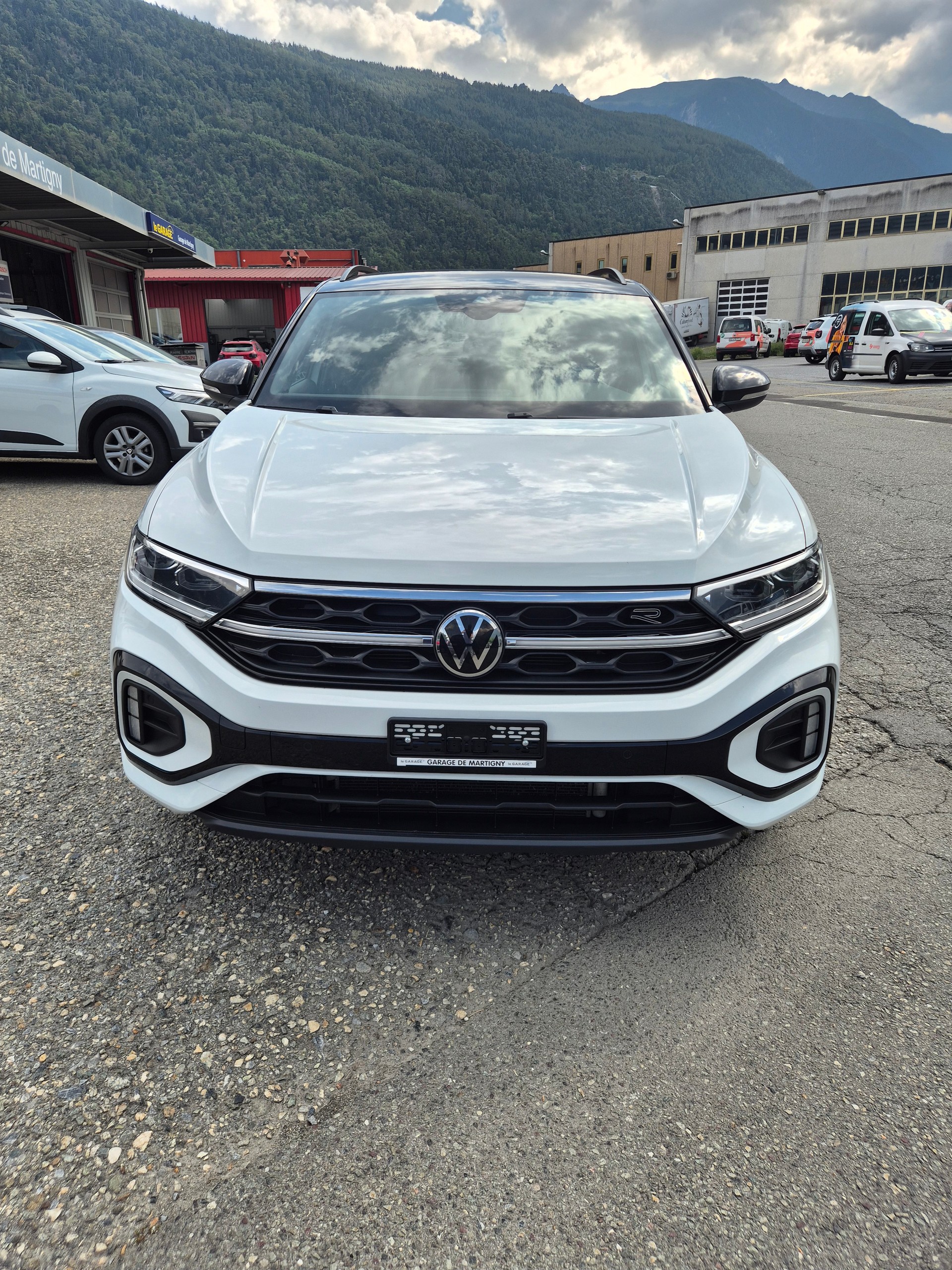 VW T-Roc 2.0 TSI R-Line DSG 4Motion-image-1