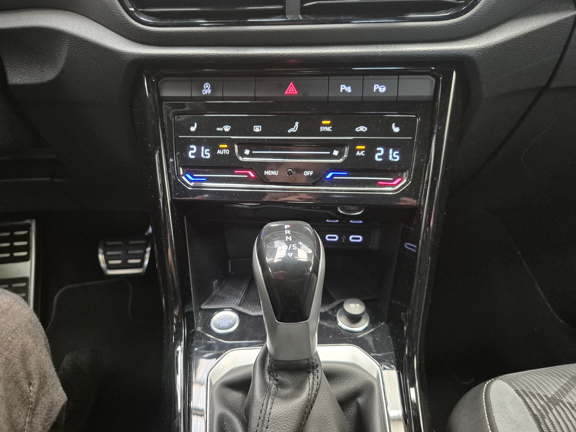 VW T-Roc 2.0 TSI R-Line DSG 4Motion-image-6