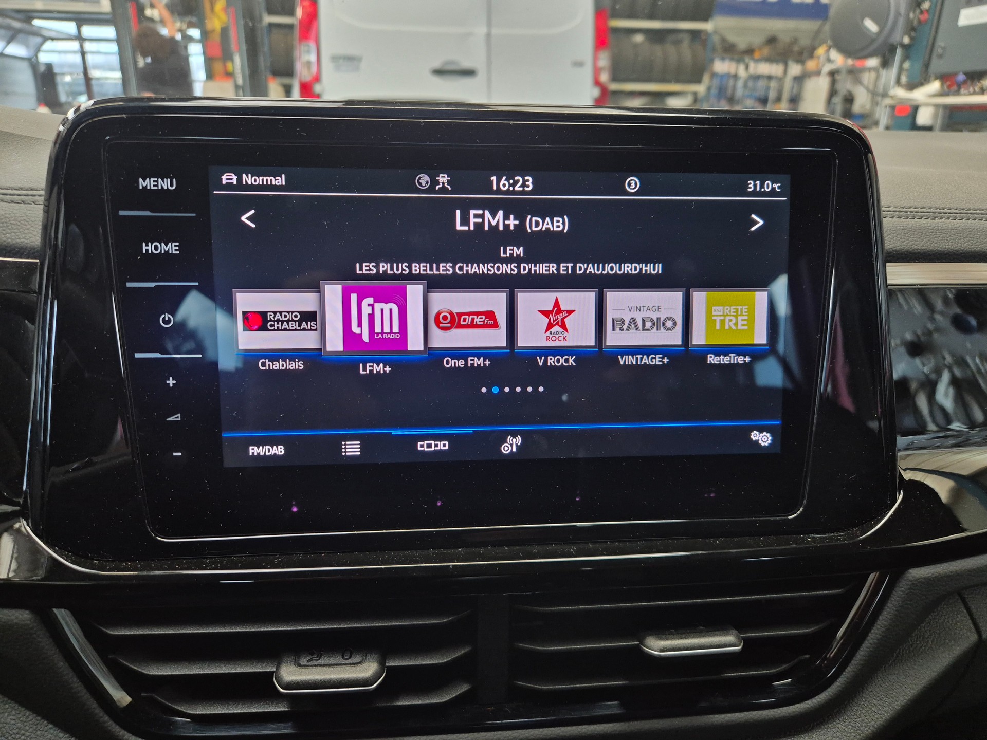 VW T-Roc 2.0 TSI R-Line DSG 4Motion-image-7