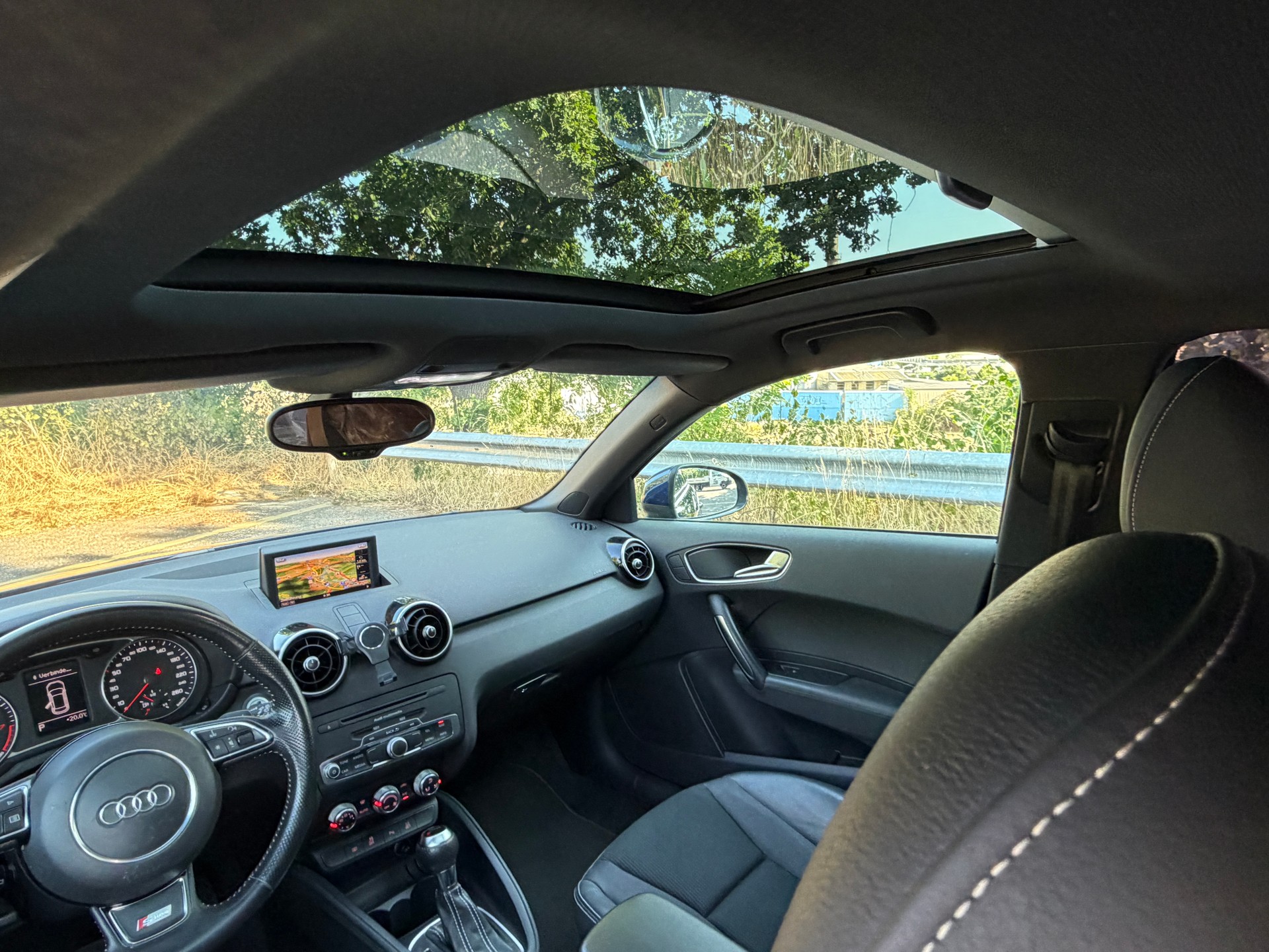 AUDI A1 Sportback Sport 1.4 TFSI Ambition S-tronic-image-14