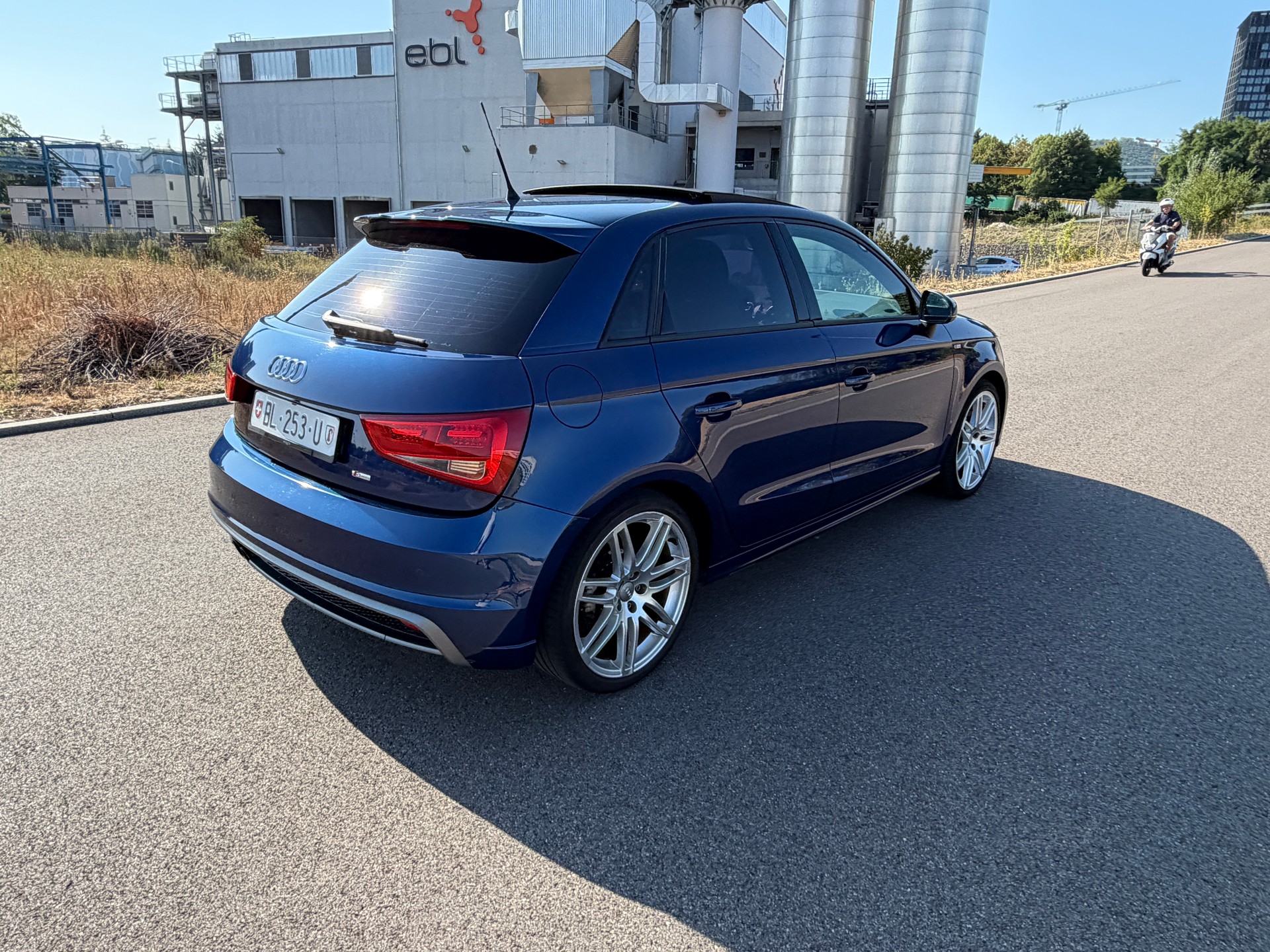 AUDI A1 Sportback Sport 1.4 TFSI Ambition S-tronic-image-7
