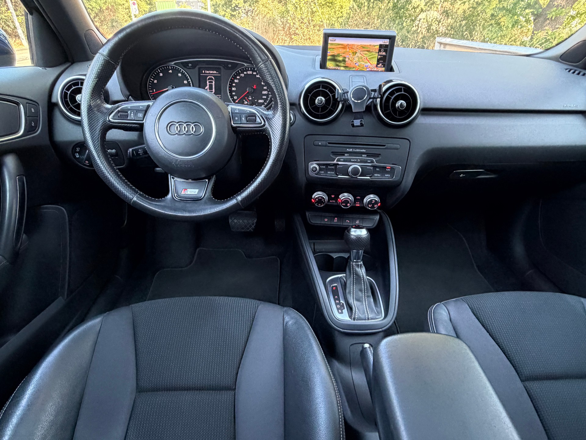 AUDI A1 Sportback Sport 1.4 TFSI Ambition S-tronic-showroom-element-1