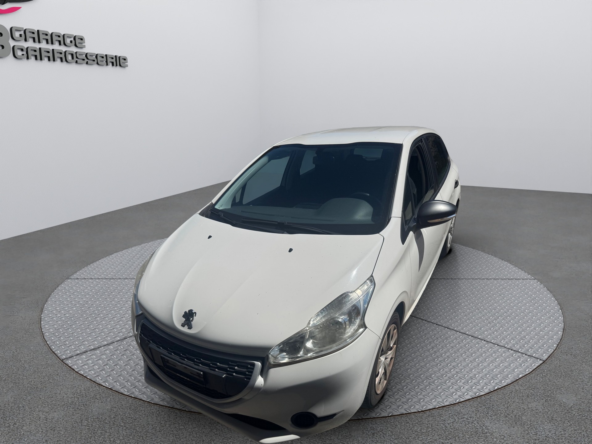 PEUGEOT 208 1.4 e-HDi Active EGS5-showroom-element-1