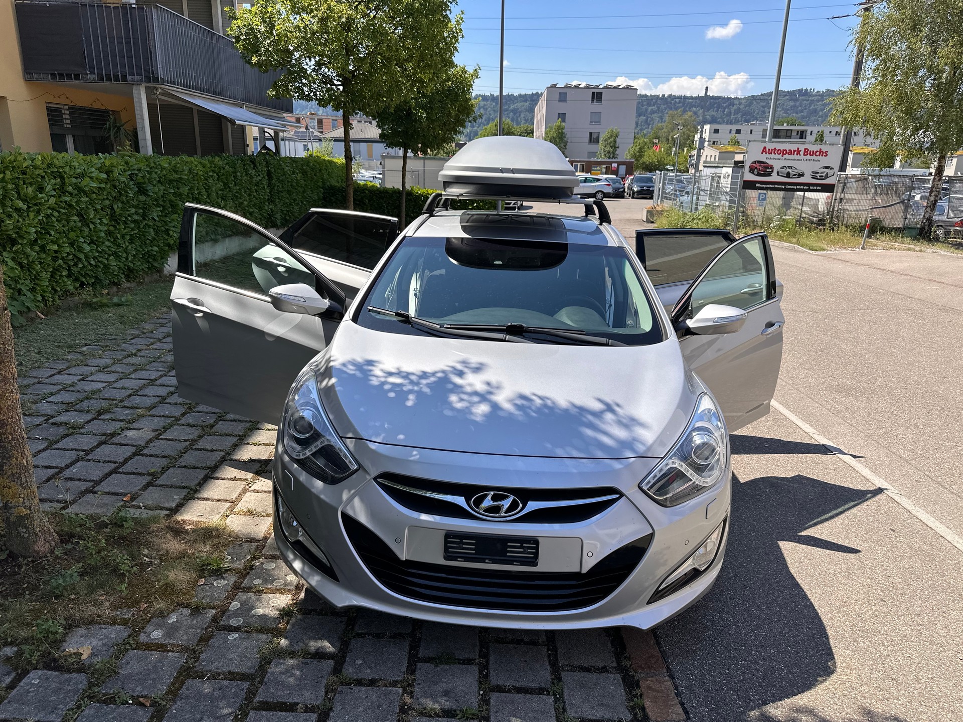 HYUNDAI i40 Wagon 1.7 CRDI Style Automatic-image-3