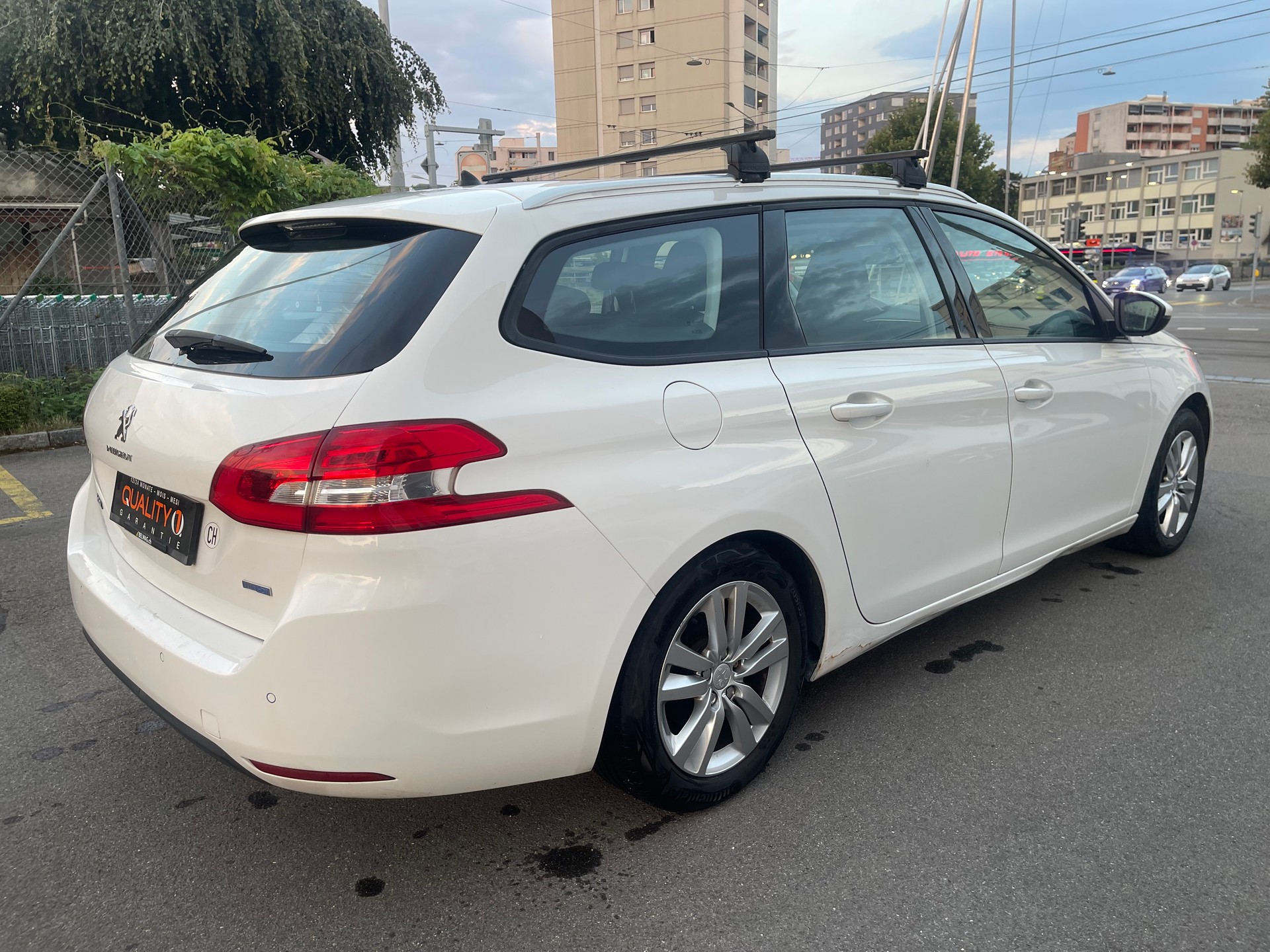 PEUGEOT 308 SW 1.6 BlueHDI Active-image-4