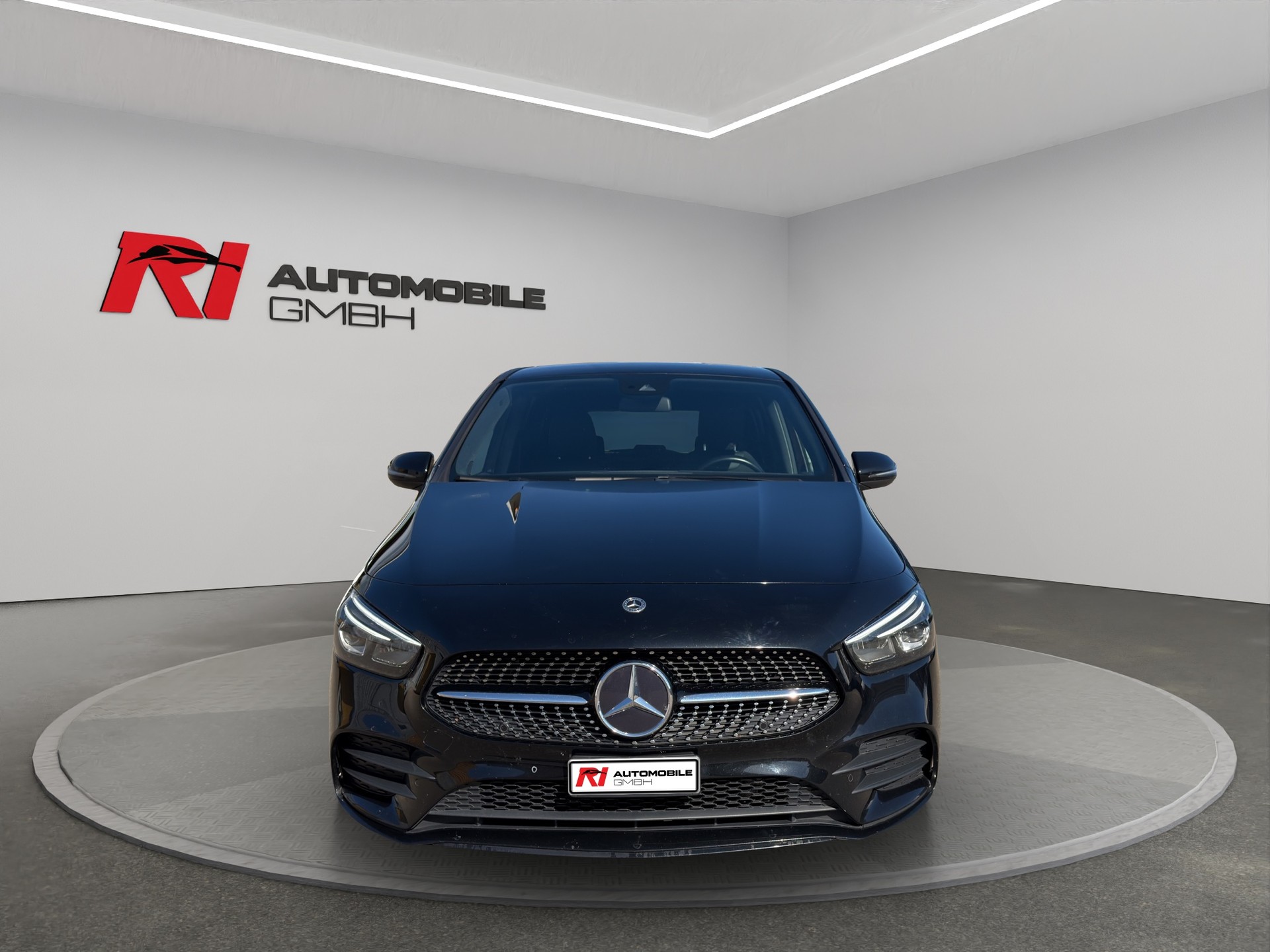 MERCEDES-BENZ B 200 d Night Star 8G-DCT-showroom-element-1