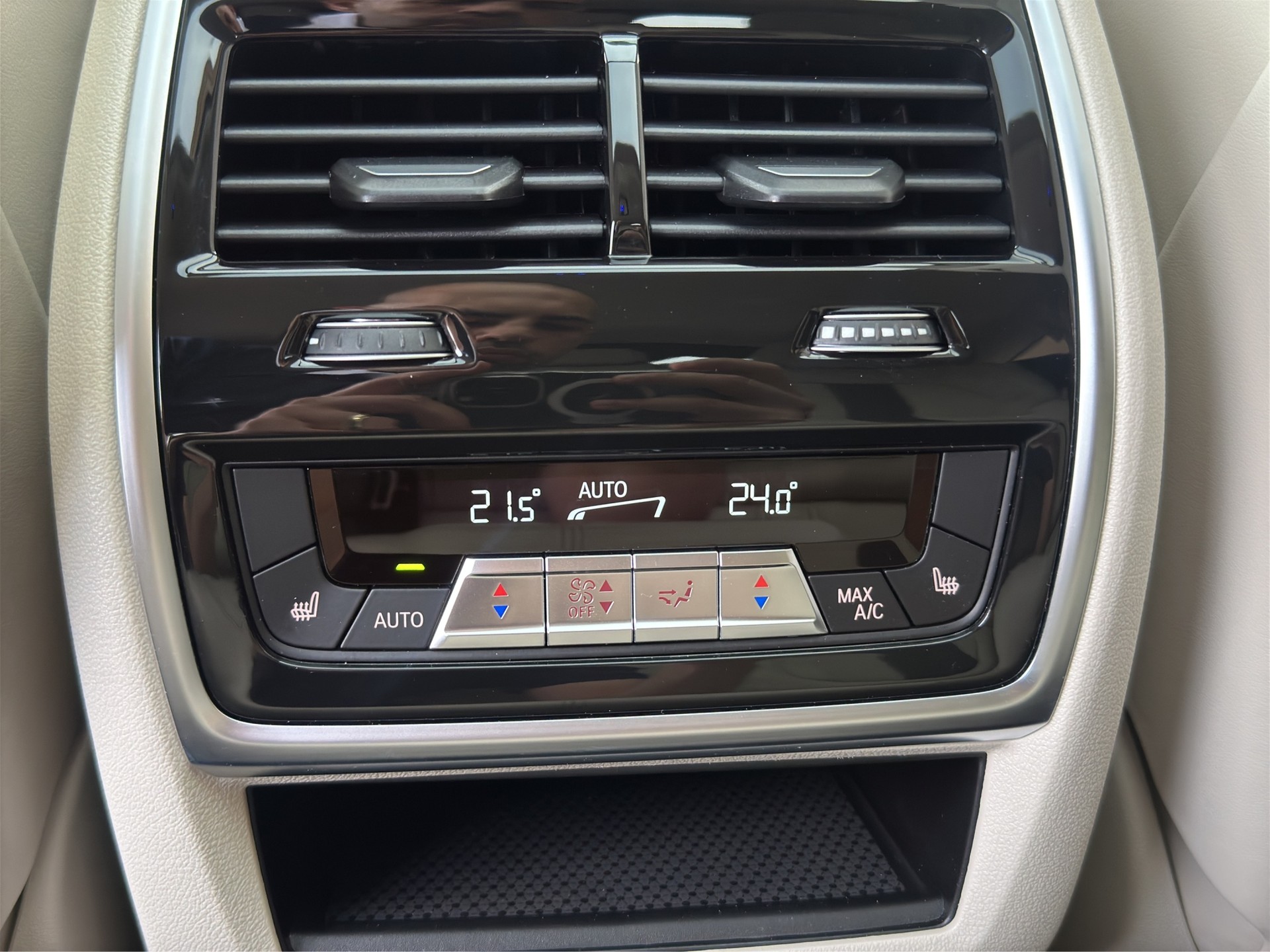 BMW X6M Competition (CH) FACELIFT CARBON INDIVIDUAL-image-26