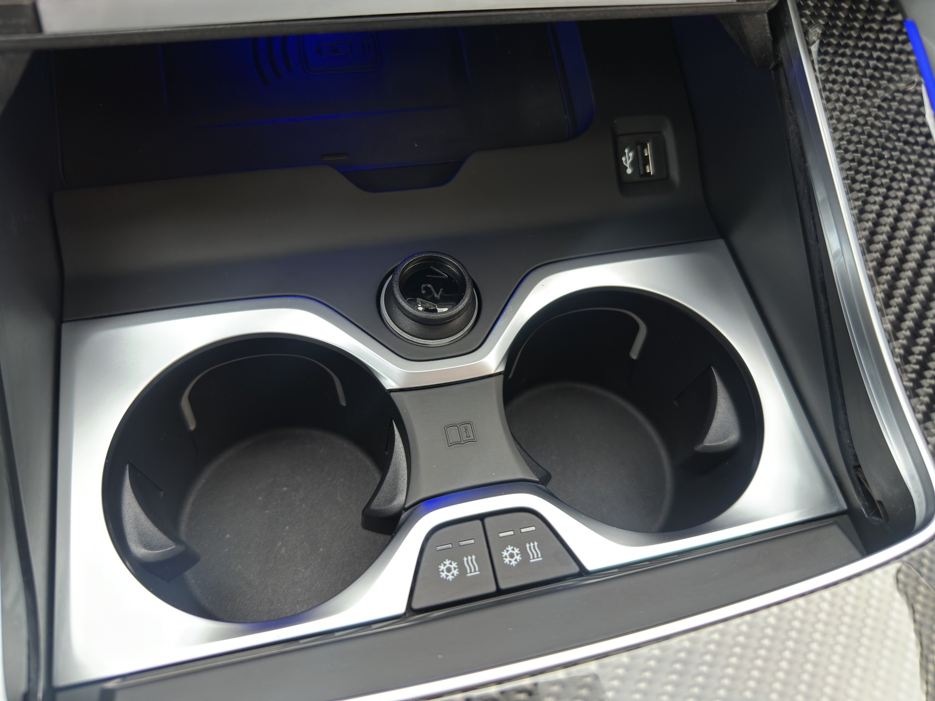 BMW X6M Competition (CH) FACELIFT CARBON INDIVIDUAL-image-25