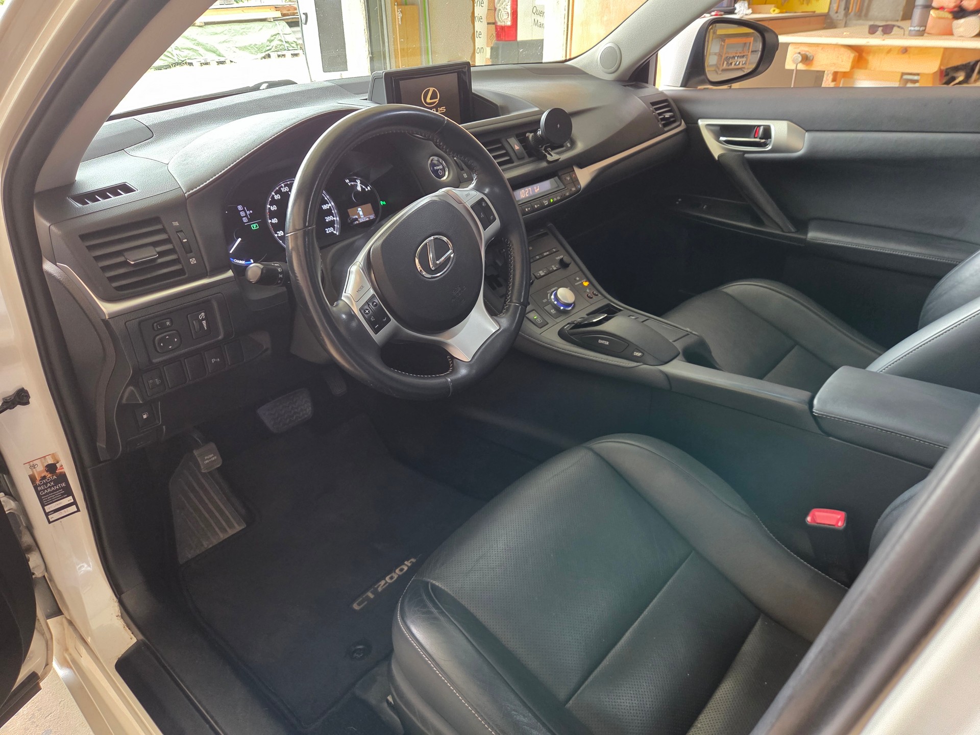 LEXUS 200h Excellence-image-5
