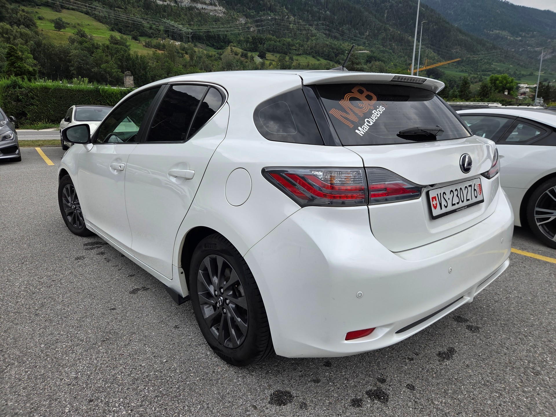 LEXUS 200h Excellence-image-3