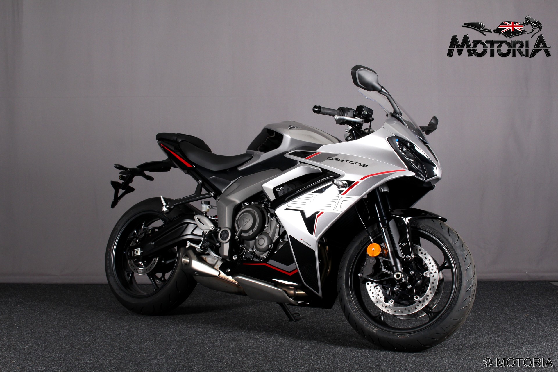 TRIUMPH Daytona 660-image-0