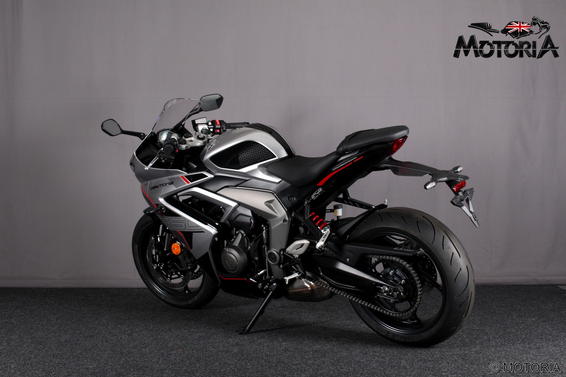 TRIUMPH Daytona 660-image-4