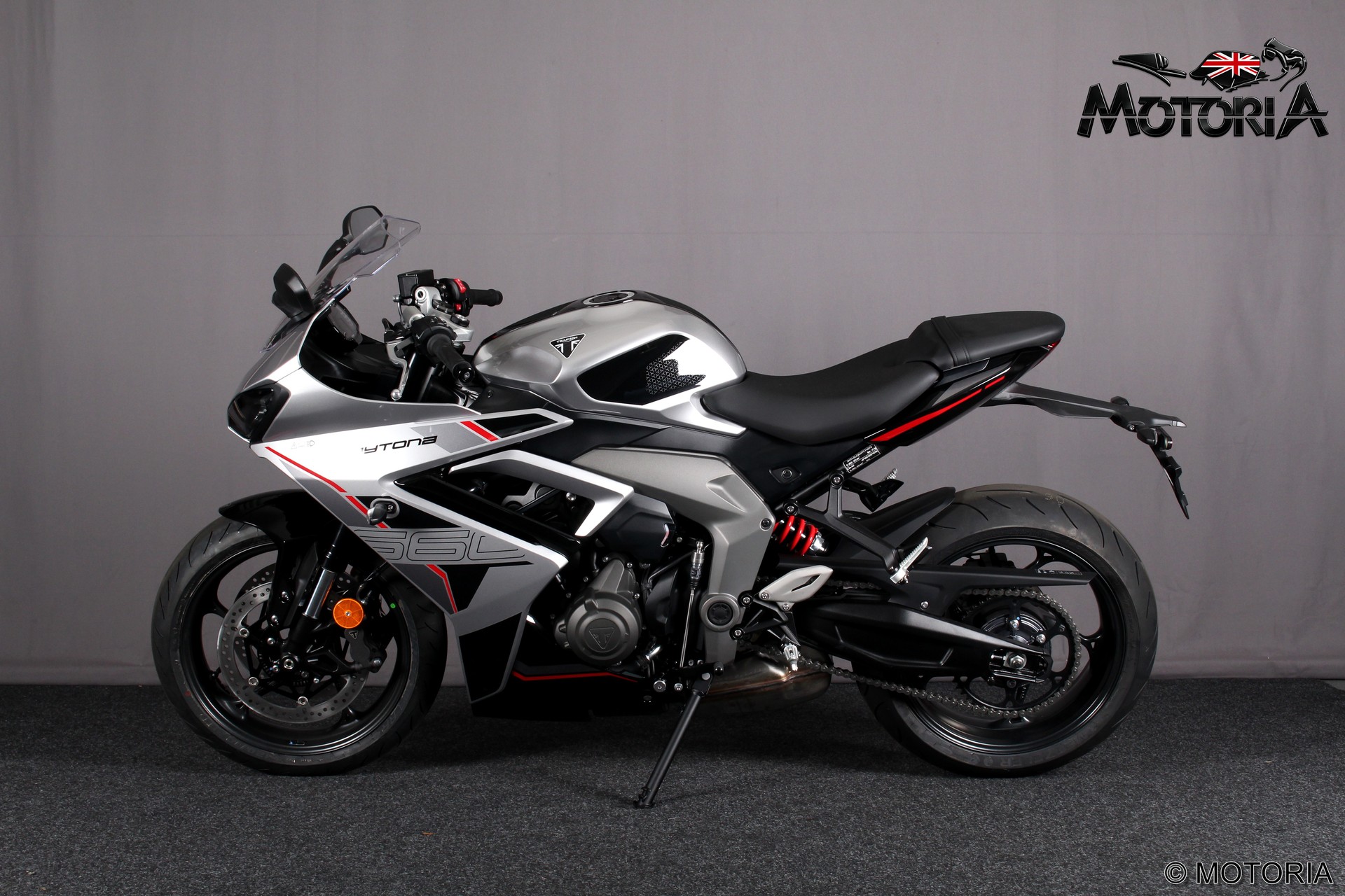 TRIUMPH Daytona 660-image-5