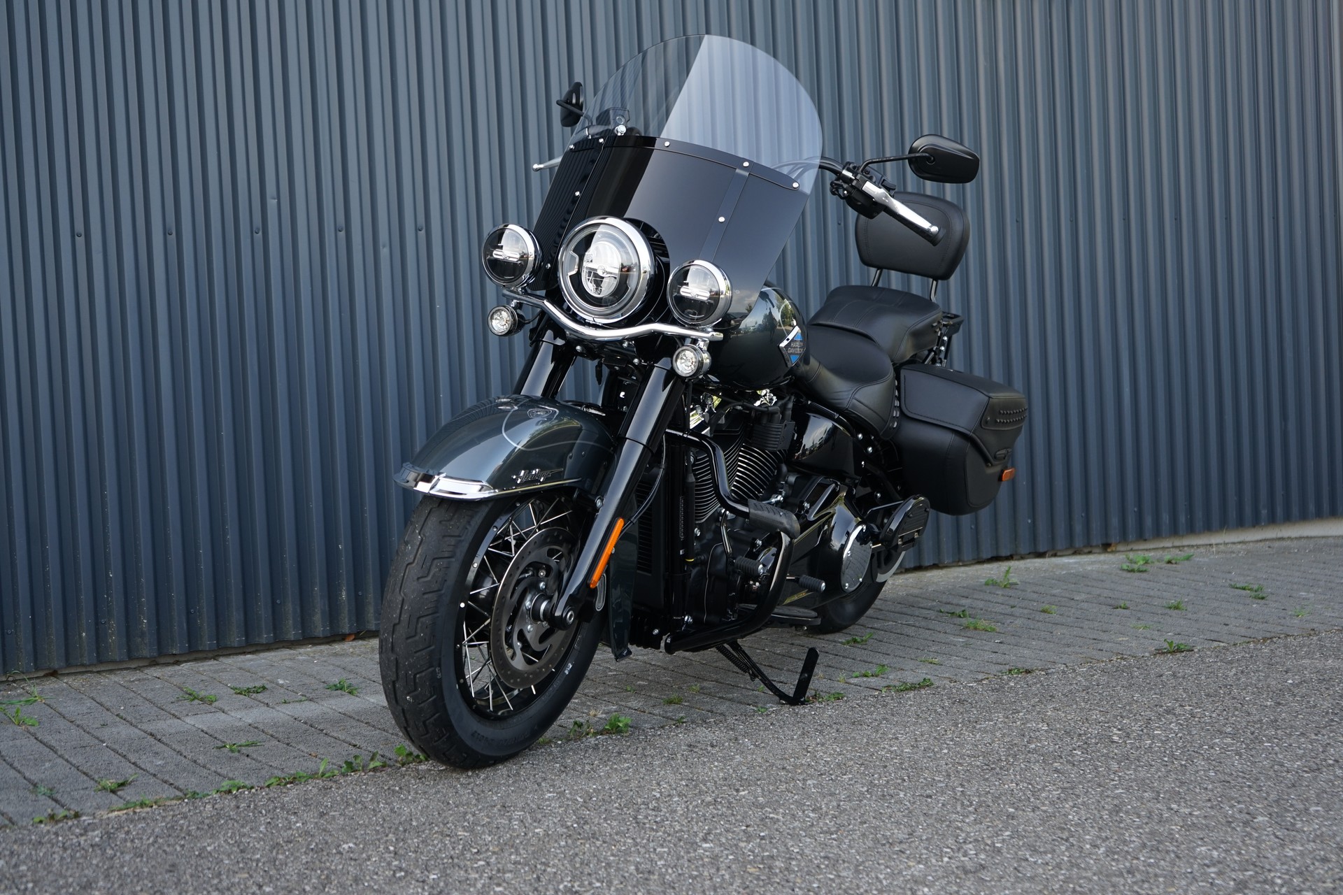 HARLEY-DAVIDSON FLHC Heritage Classic 117ci-showroom-element-2