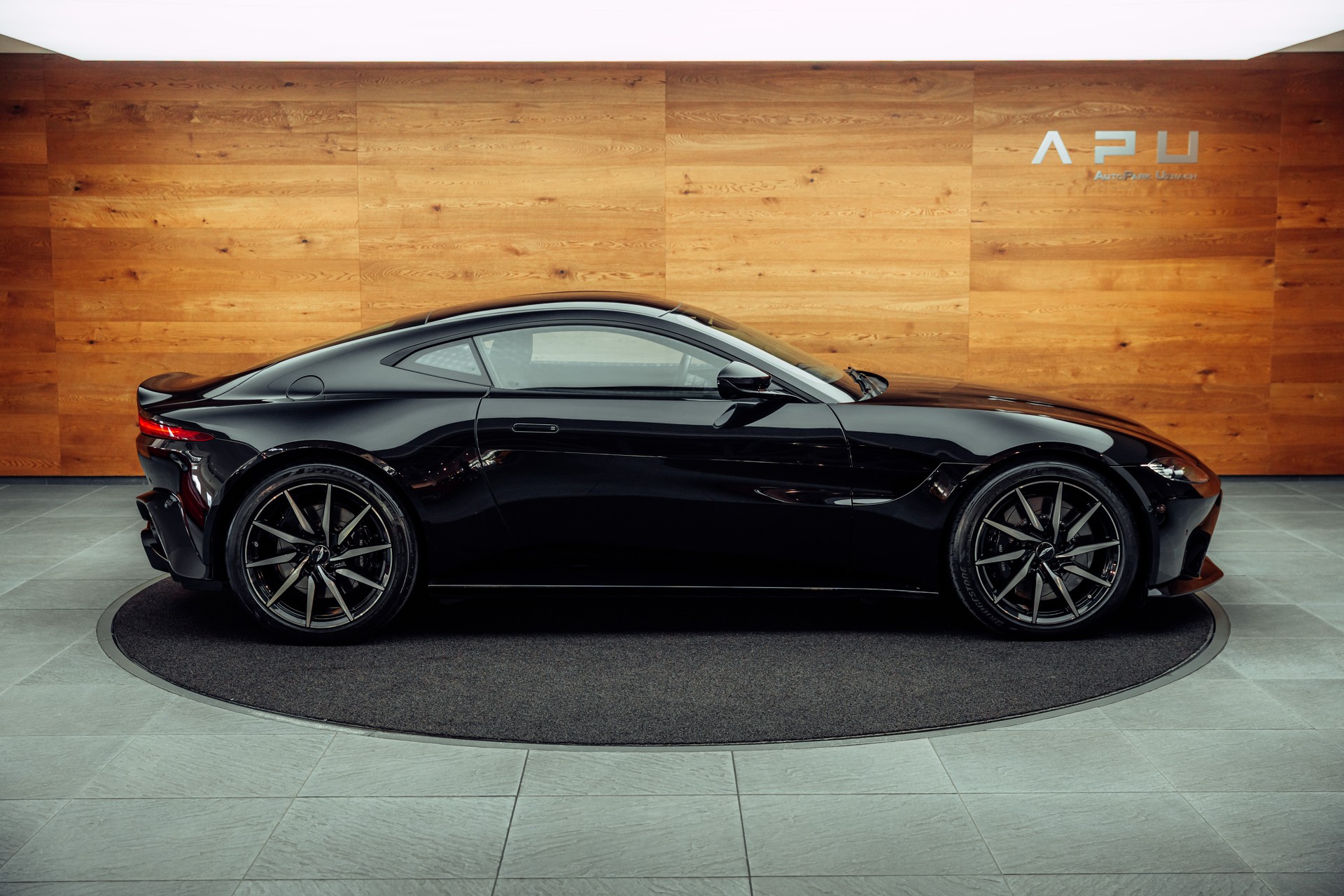 ASTON MARTIN V8 Vantage 4.0 Coupé-showroom-element-1