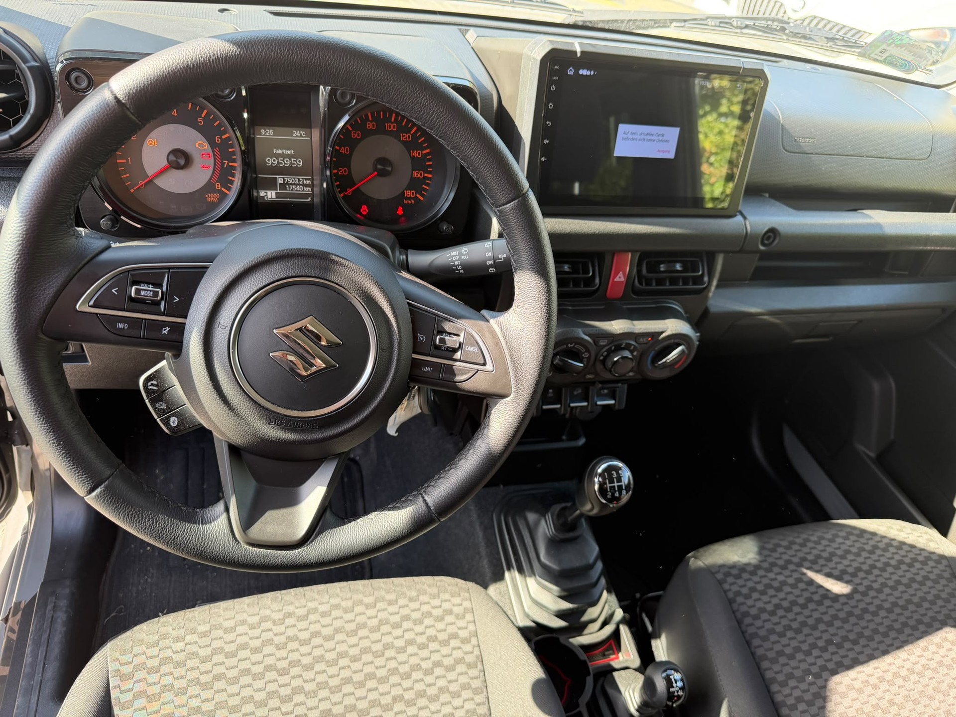 SUZUKI Jimny 1.5 Compact+ 4x4-image-12