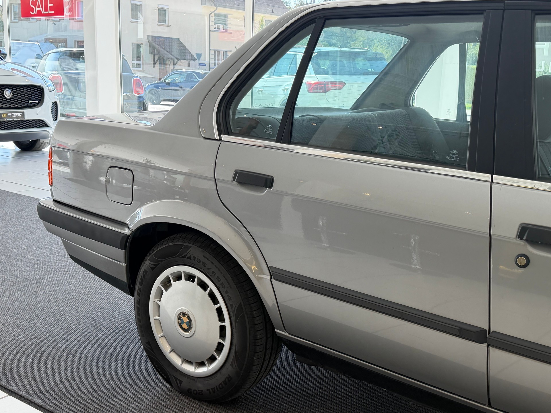 BMW 318 i E30 **Frisch ab MFK & Service**-image-5