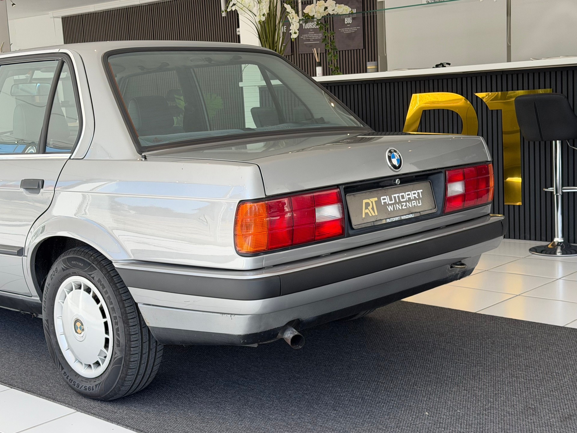 BMW 318 i E30 **Frisch ab MFK & Service**-image-9