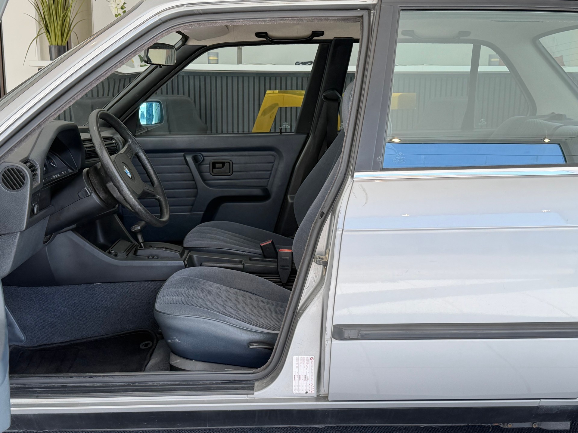 BMW 318 i E30 **Frisch ab MFK & Service**-image-11
