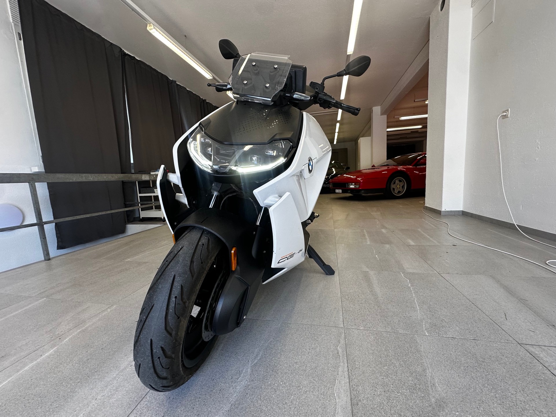 BMW CE 04-image-0