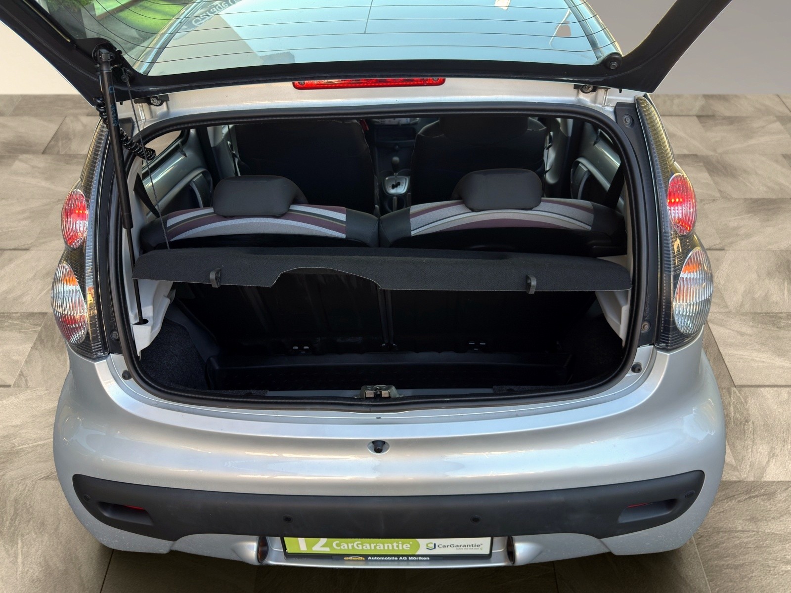 CITROEN C1 1.0i Chic SensoDrive-image-14