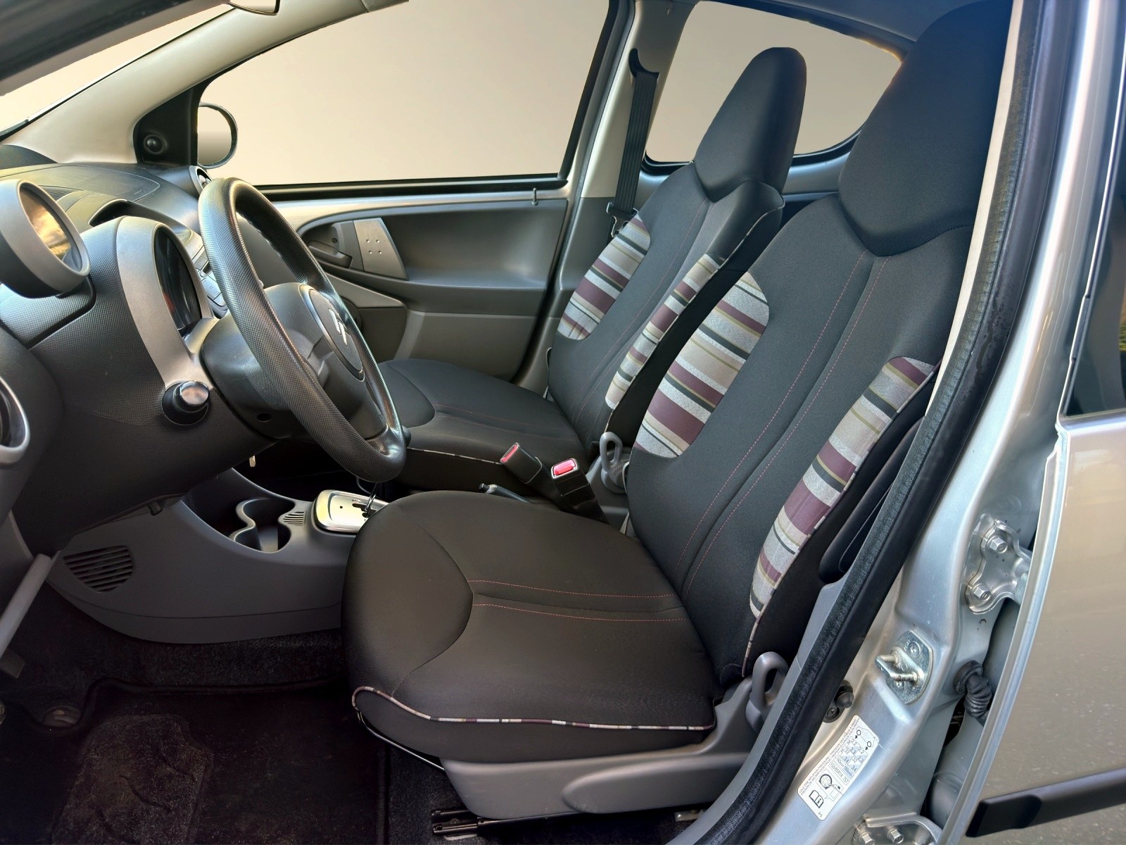 CITROEN C1 1.0i Chic SensoDrive-image-8