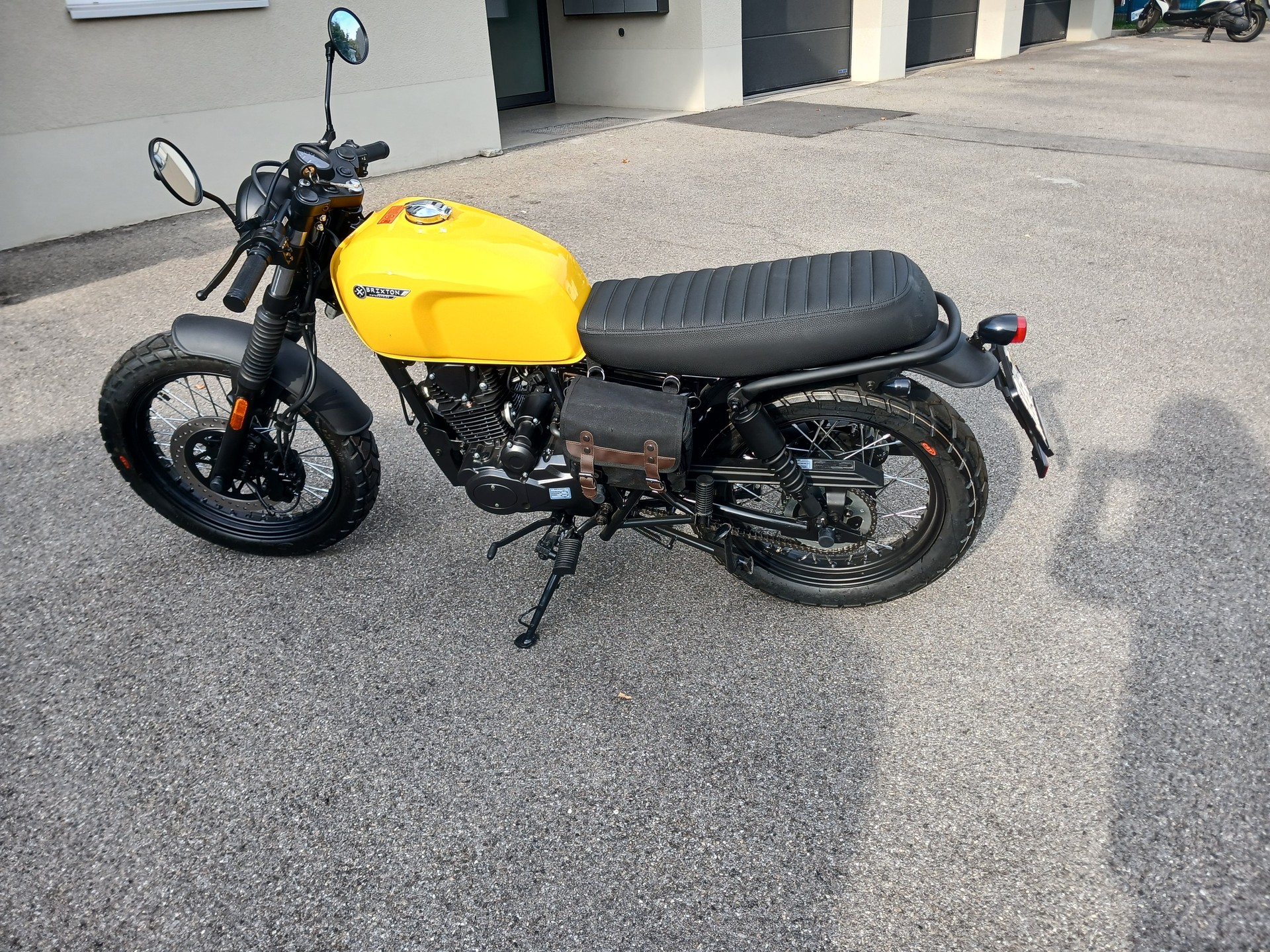 BRIXTON Cromwell 125 CBS-image-6