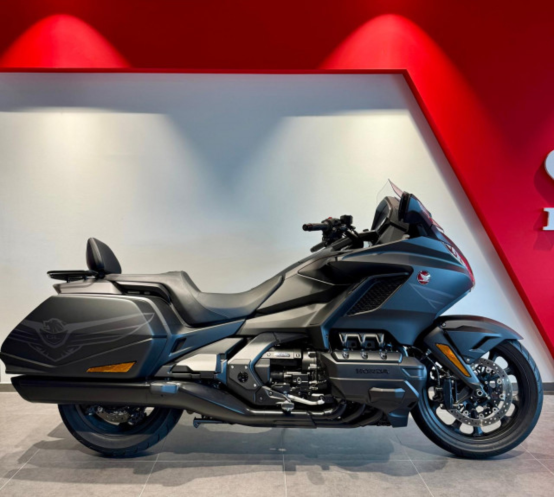 HONDA GL 1800 Gold Wing DCT 50th Anniversary-image-1
