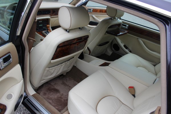 DAIMLER 6.0 Double Six Majestic-image-9